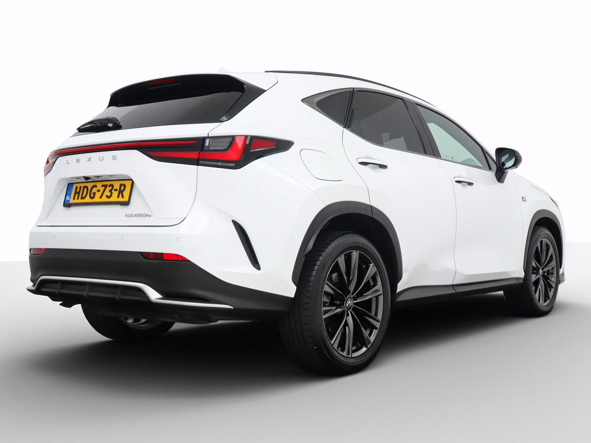 Foto van Lexus Lexus Nx450h+