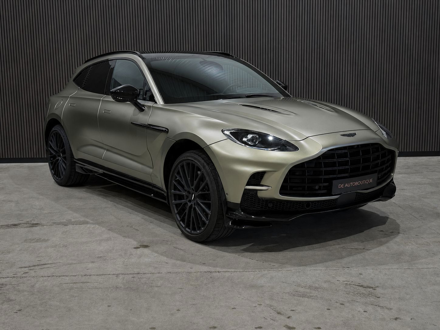 Aston Martin Dbx707 4.0 V8 707 2022 - voorkant