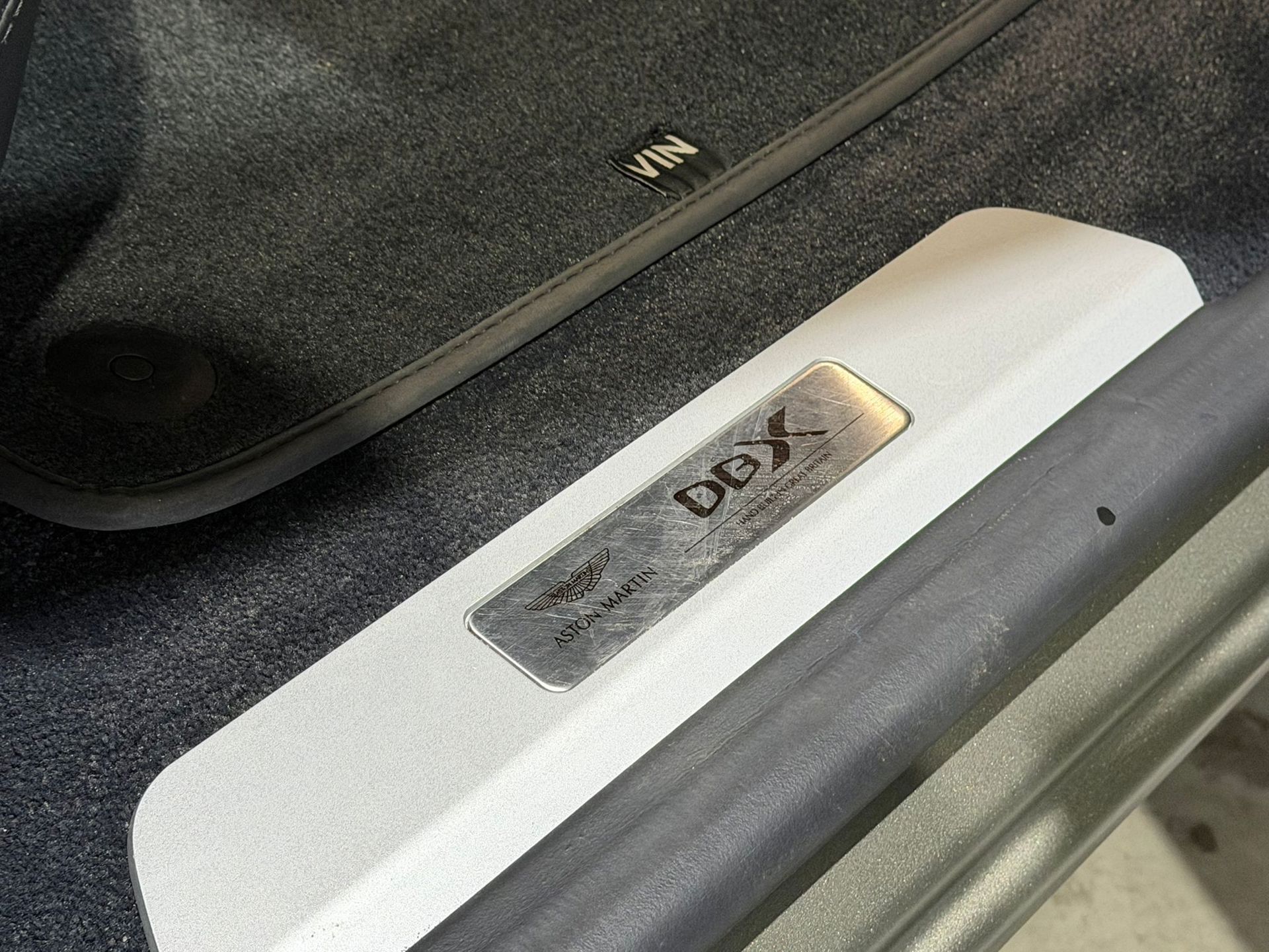 Foto van Aston Martin Dbx707
