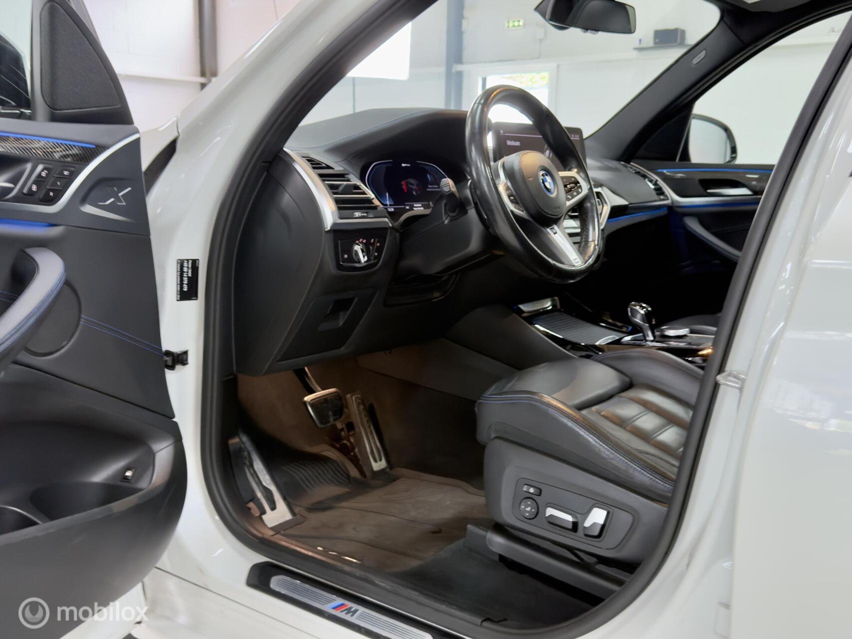 Foto van BMW X3 Xdrive30e
