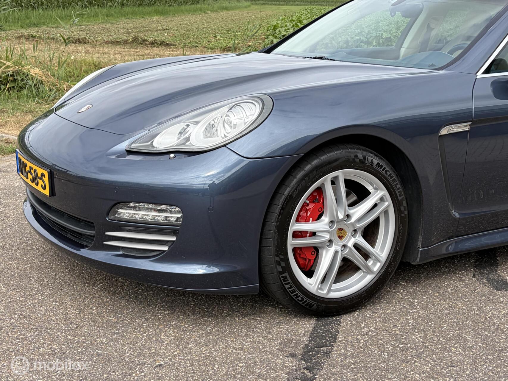 Foto van Porsche Panamera 4s