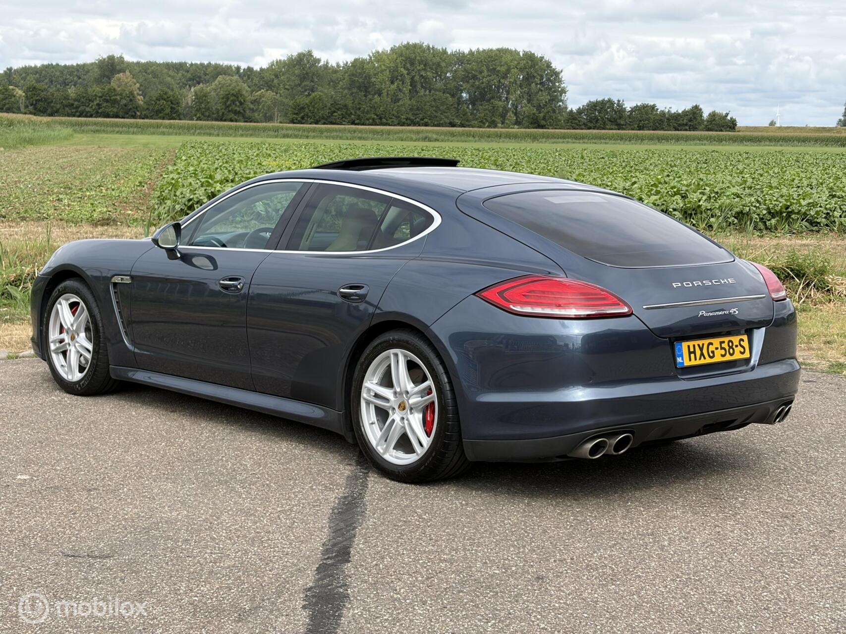 Foto van Porsche Panamera 4s