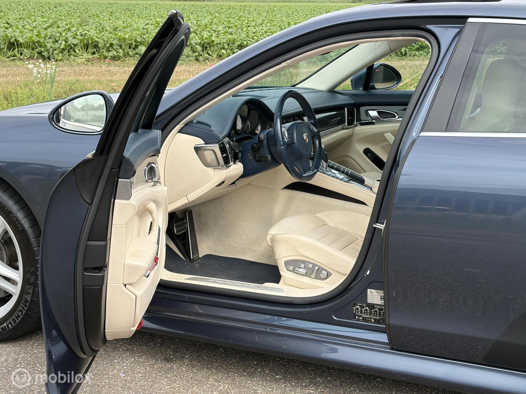 Foto van Porsche Panamera 4s