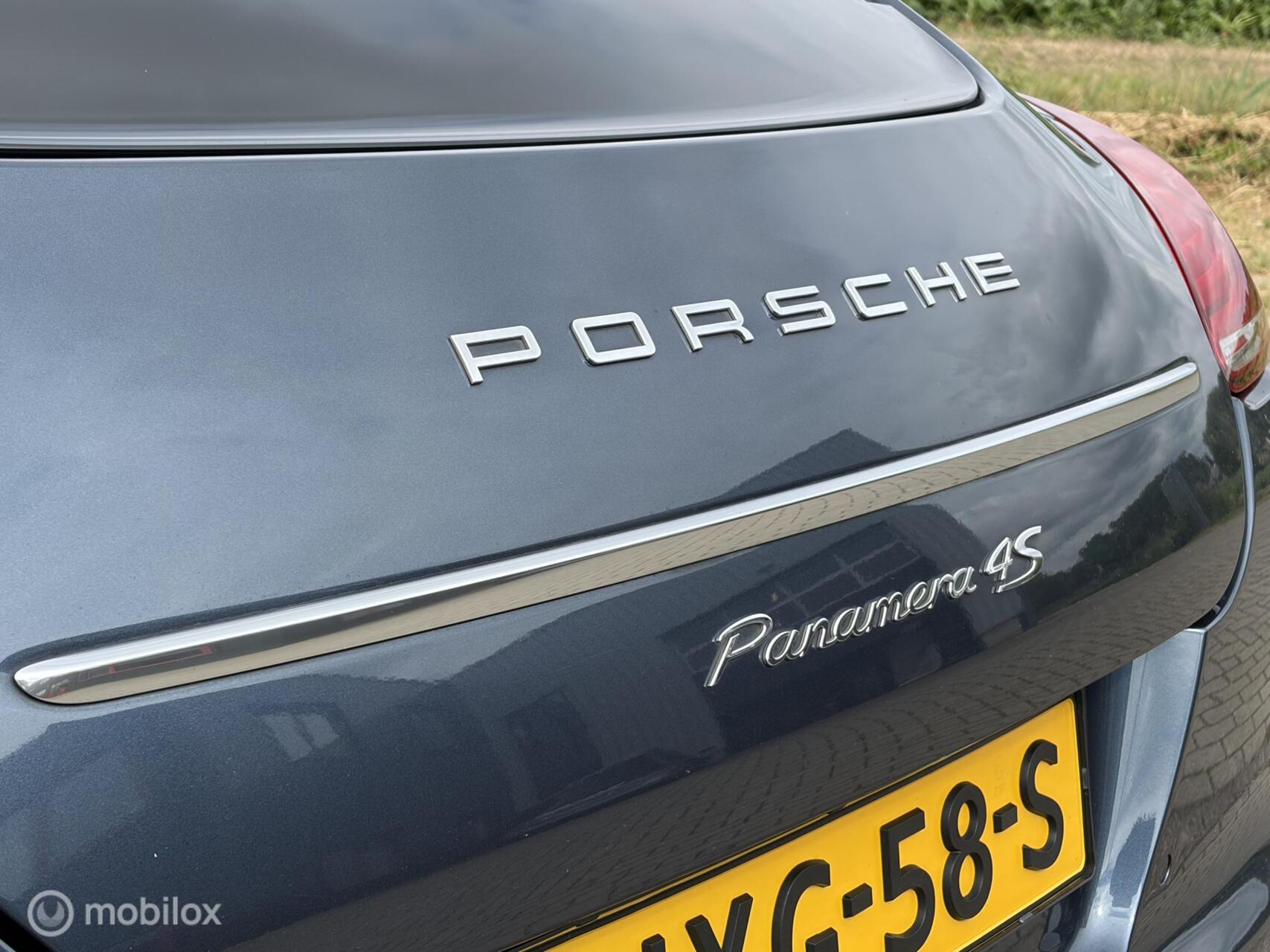 Foto van Porsche Panamera 4s