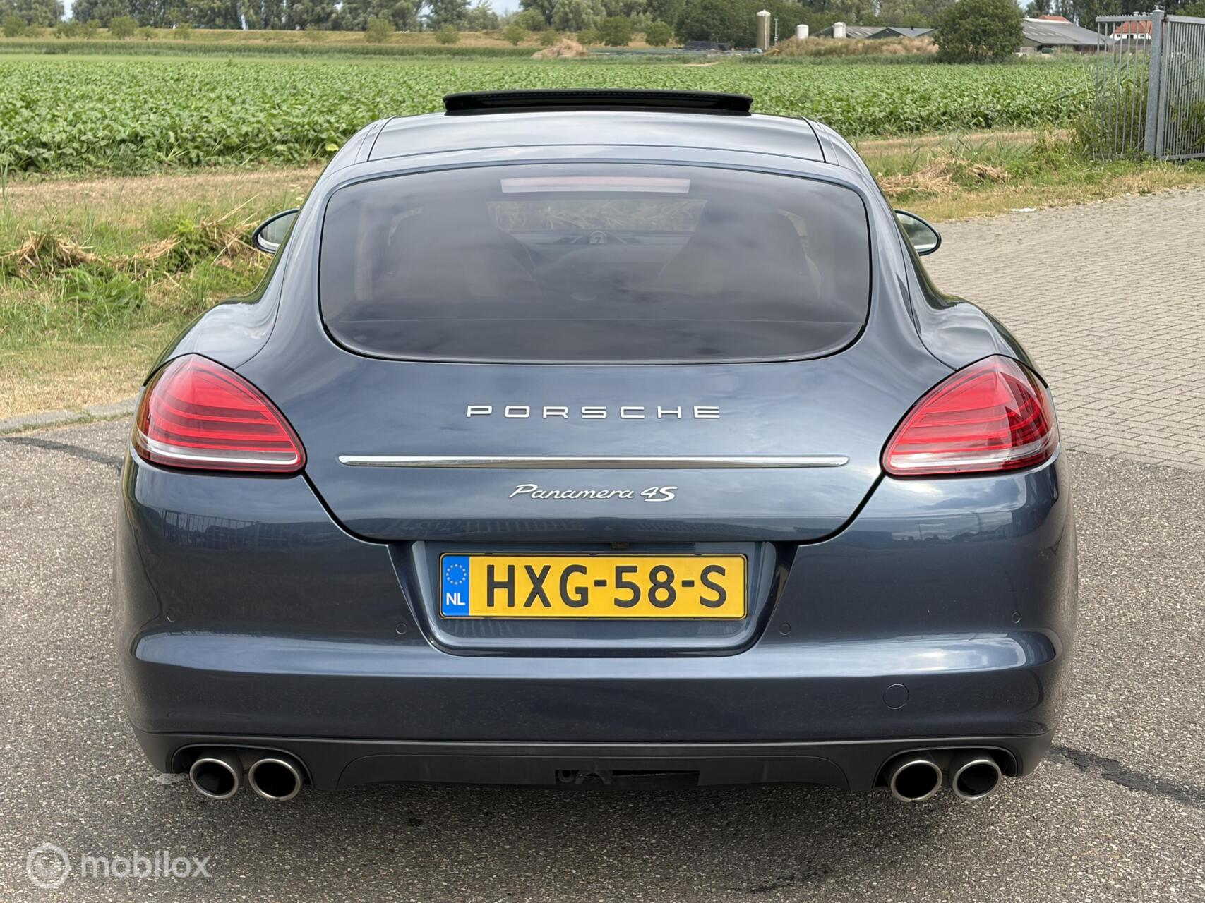 Foto van Porsche Panamera 4s