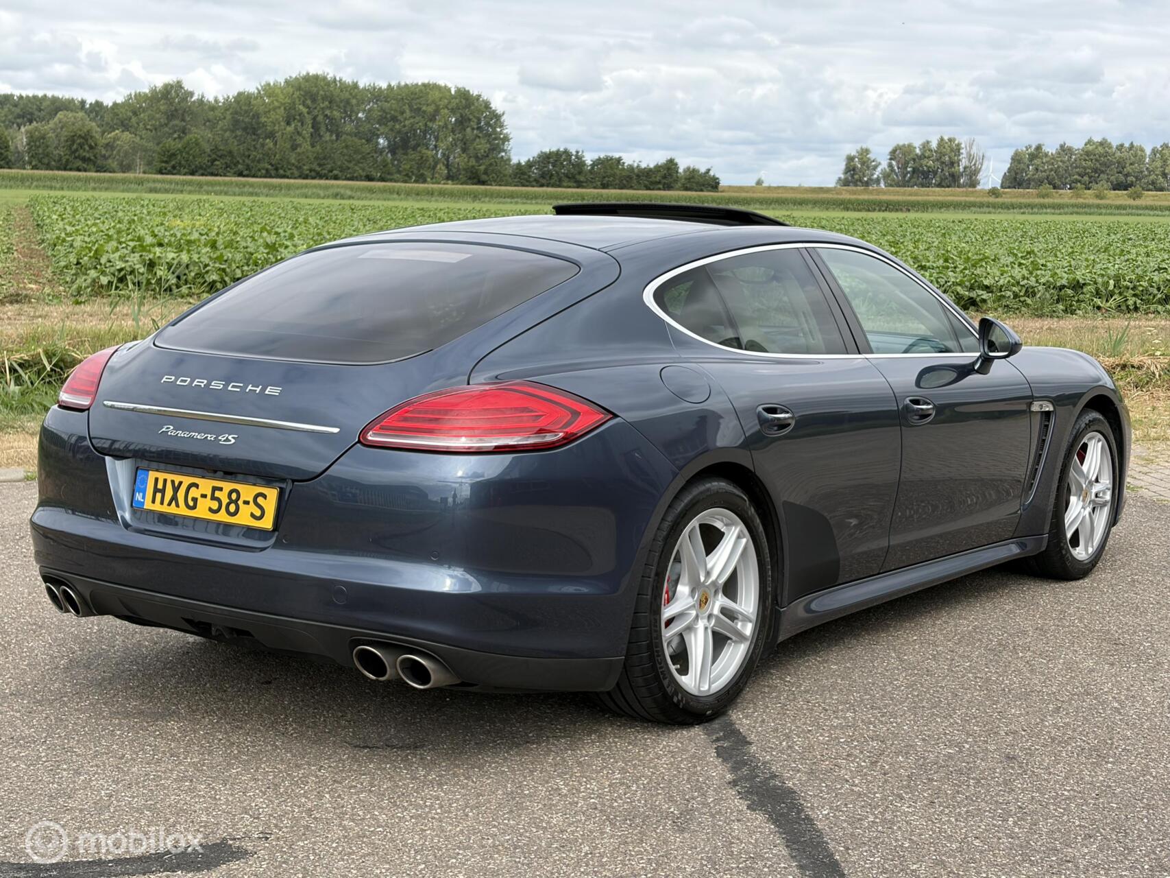Foto van Porsche Panamera 4s