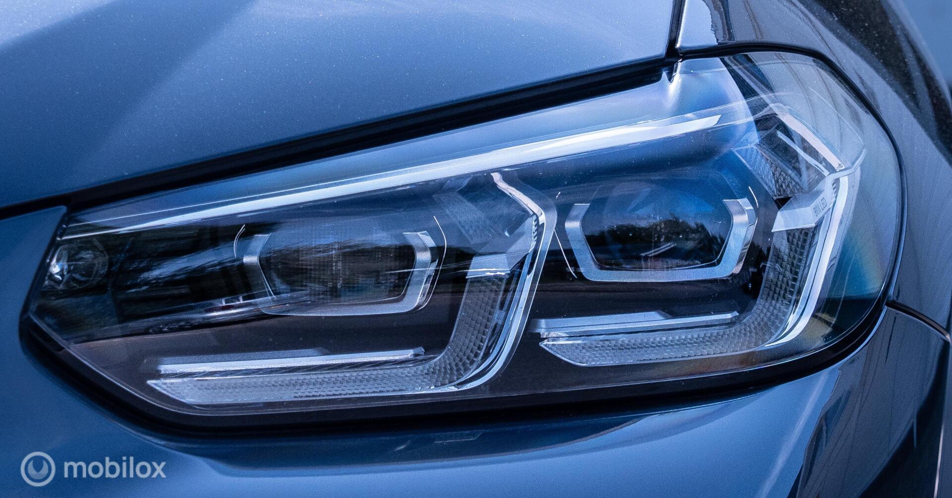 Foto van BMW X3 Xdrive30e