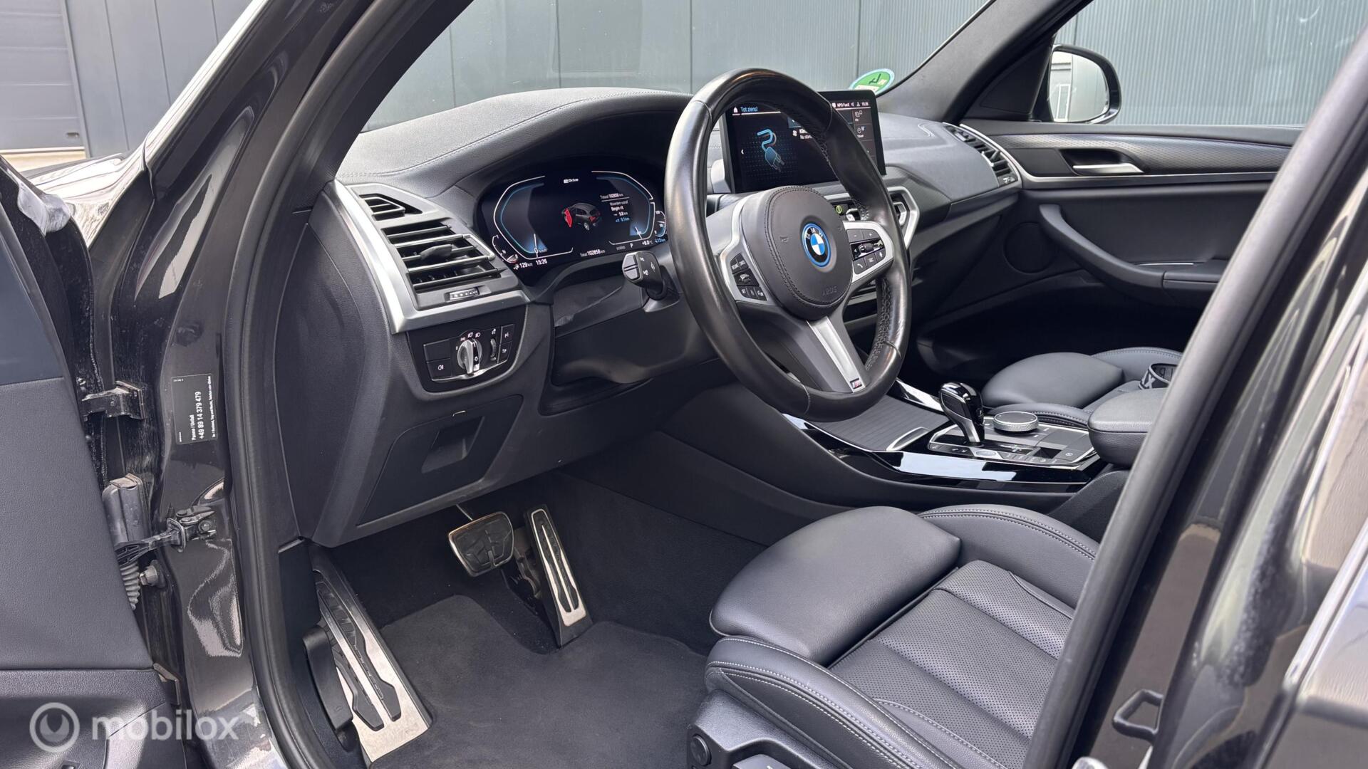Foto van BMW X3 Xdrive30e
