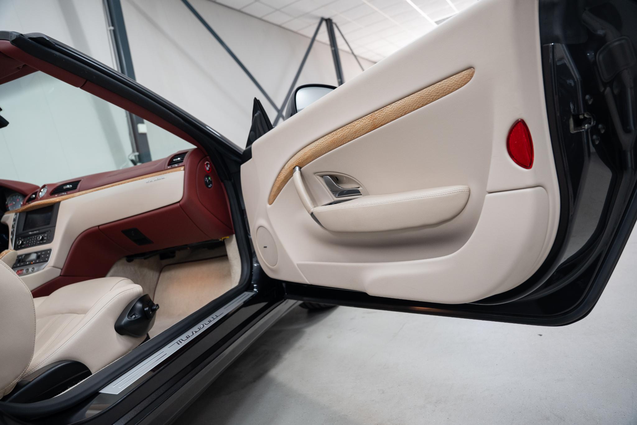 Foto van Maserati Grancabrio