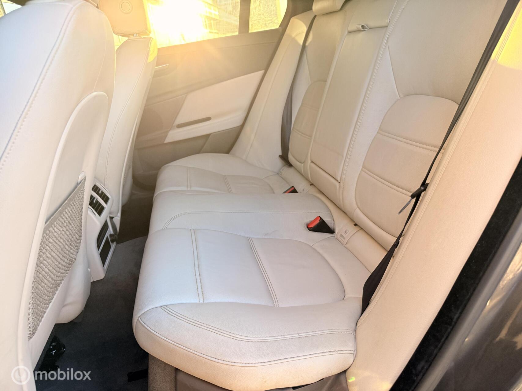 Foto van Jaguar Jaguar Xe