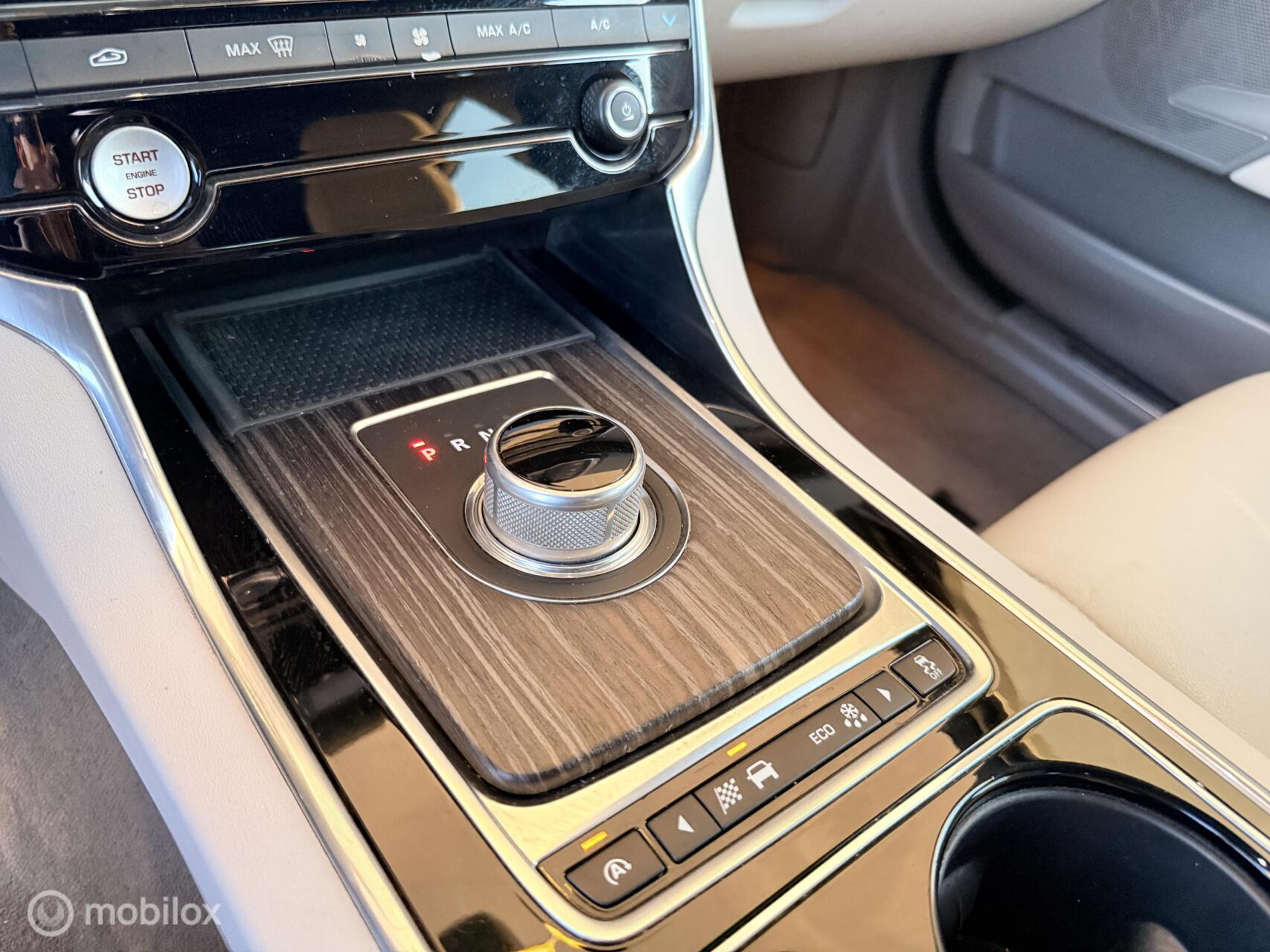 Foto van Jaguar Jaguar Xe