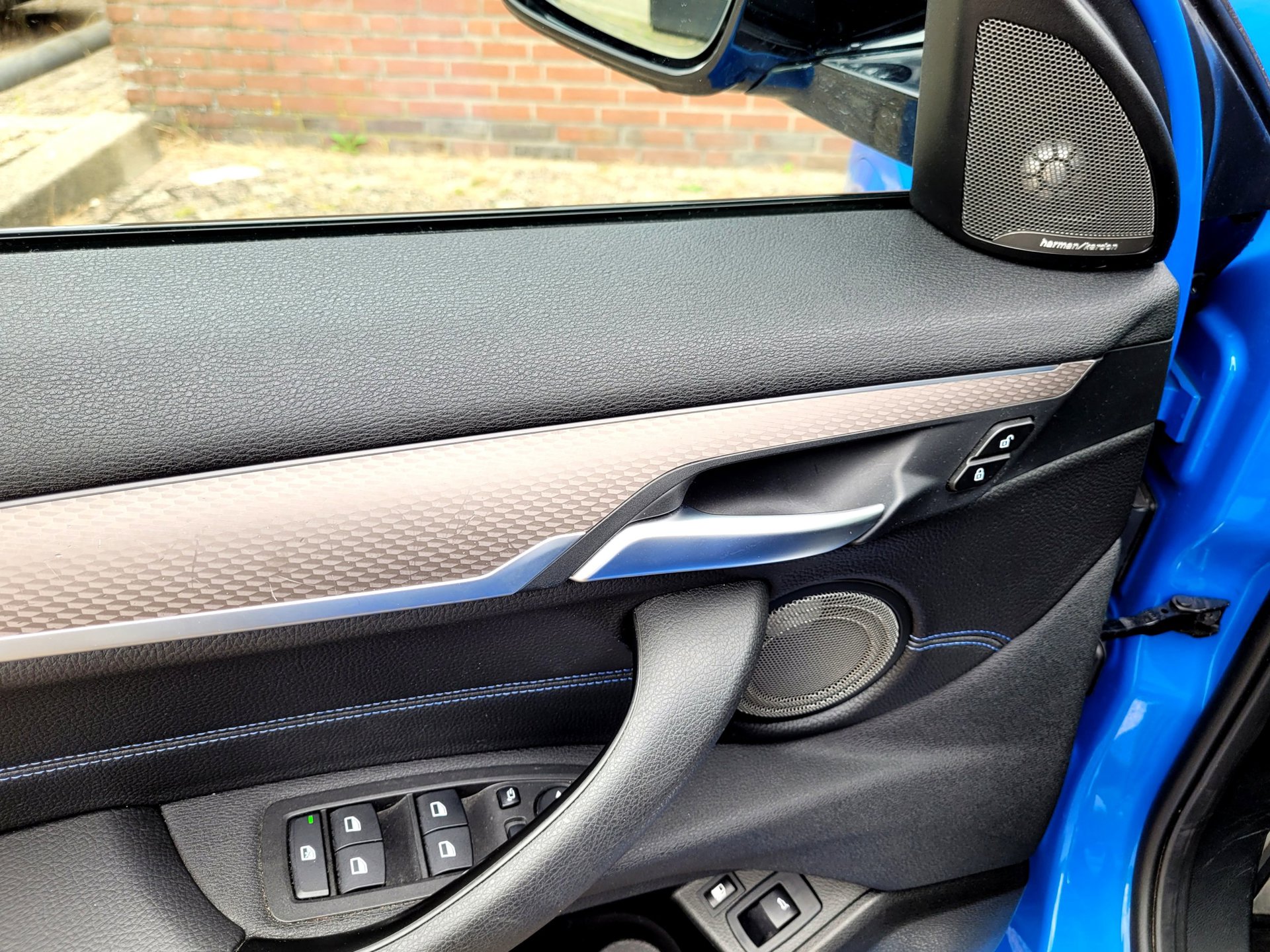 Foto van BMW X2 Xdrive25e