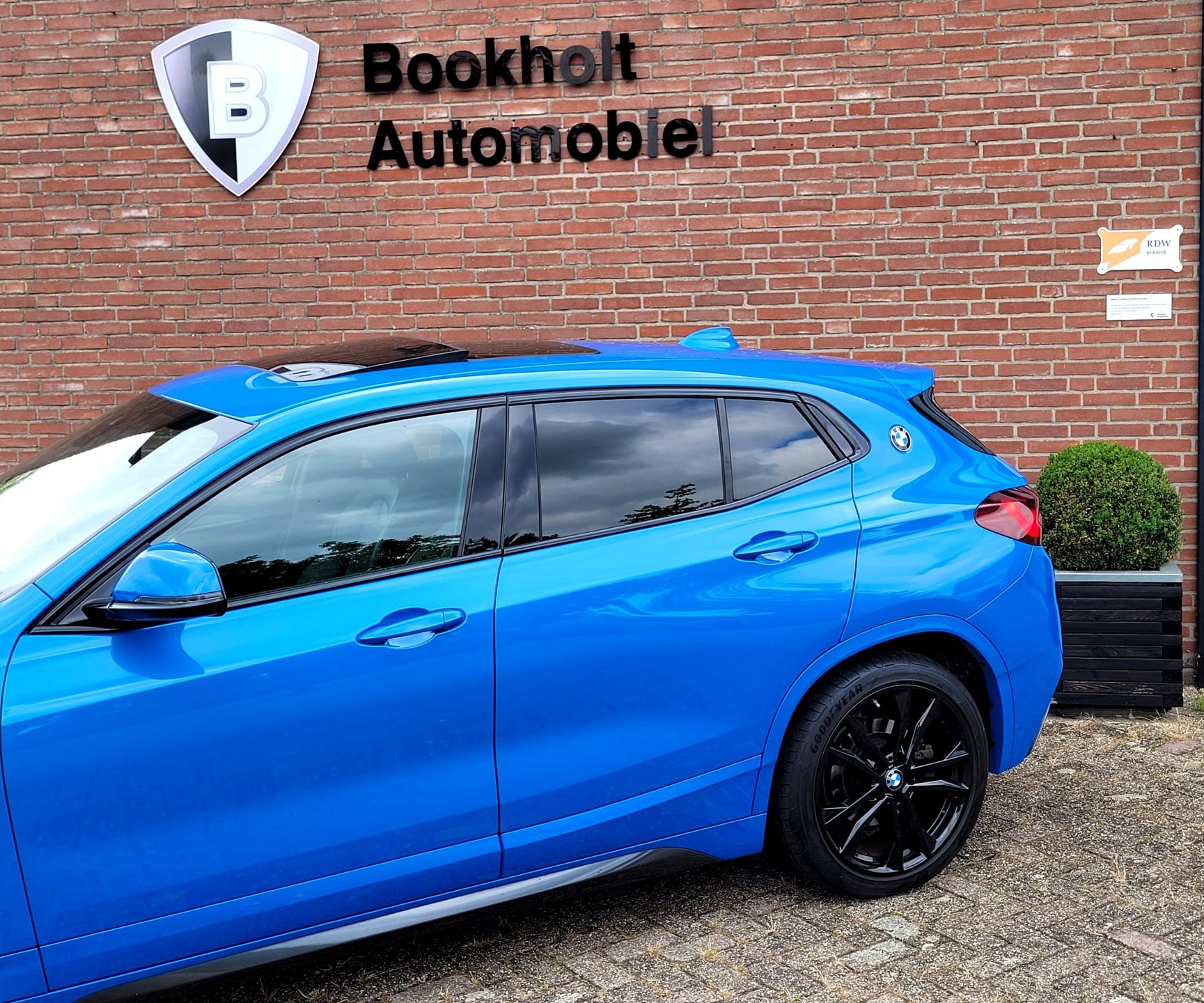 Foto van BMW X2 Xdrive25e