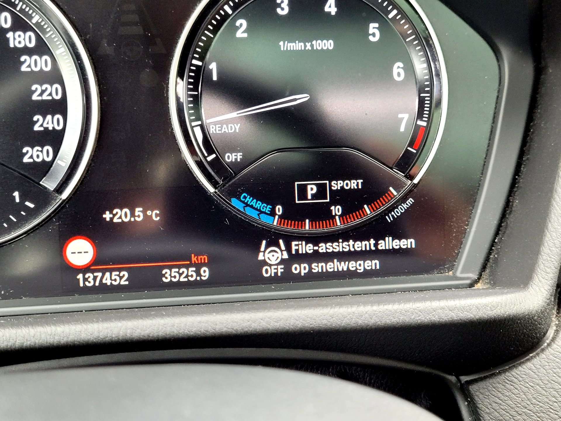 Foto van BMW X2 Xdrive25e