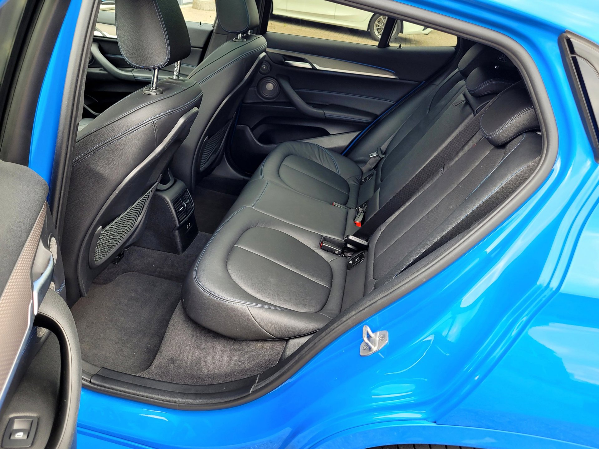 Foto van BMW X2 Xdrive25e