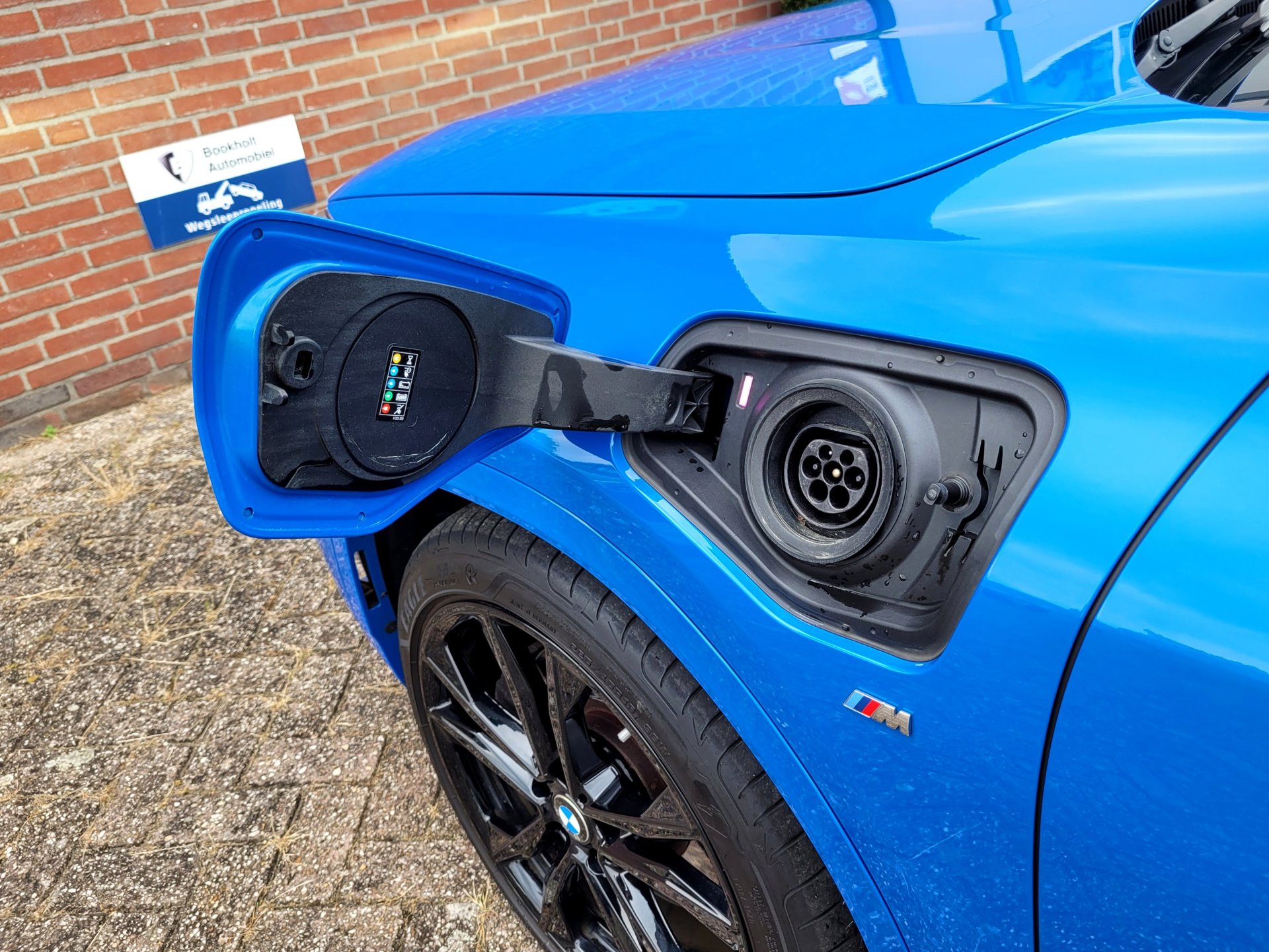Foto van BMW X2 Xdrive25e