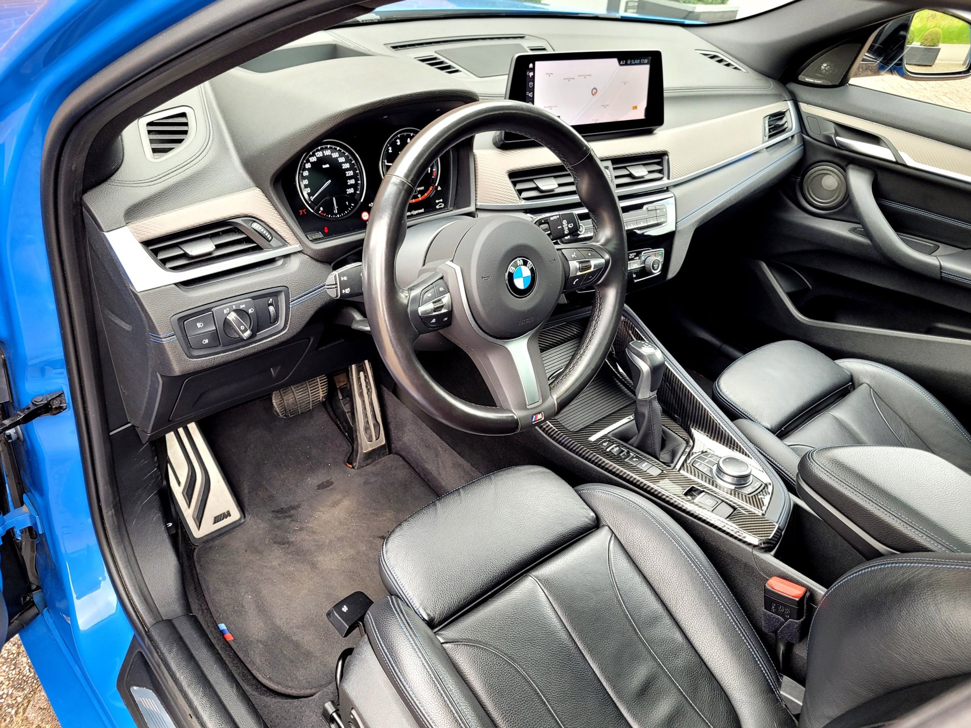 Foto van BMW X2 Xdrive25e