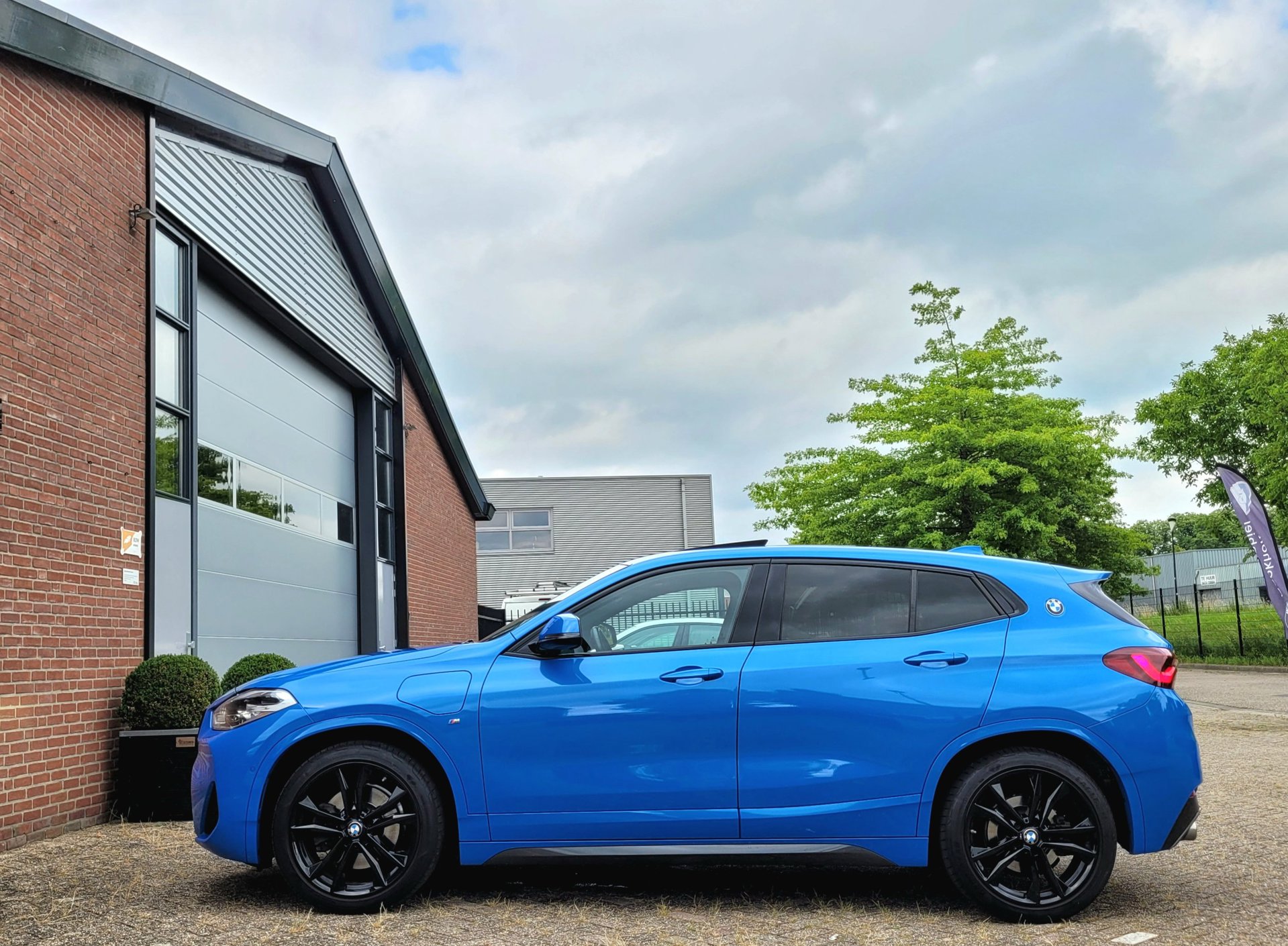Foto van BMW X2 Xdrive25e