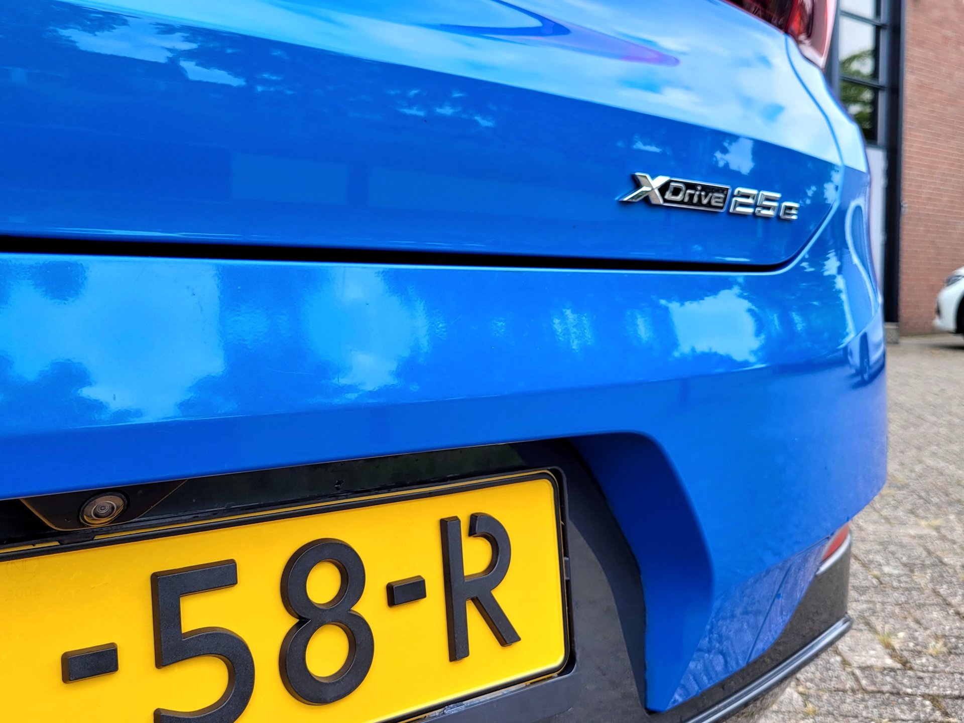 Foto van BMW X2 Xdrive25e
