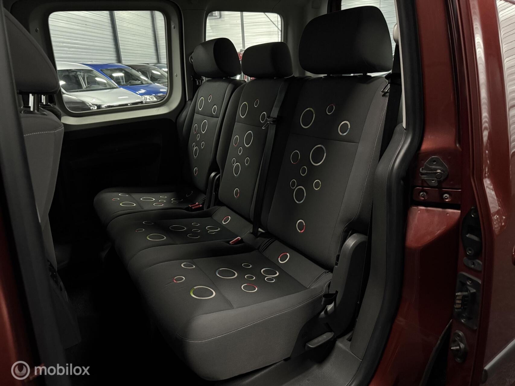 Foto van Volkswagen Caddy Combi