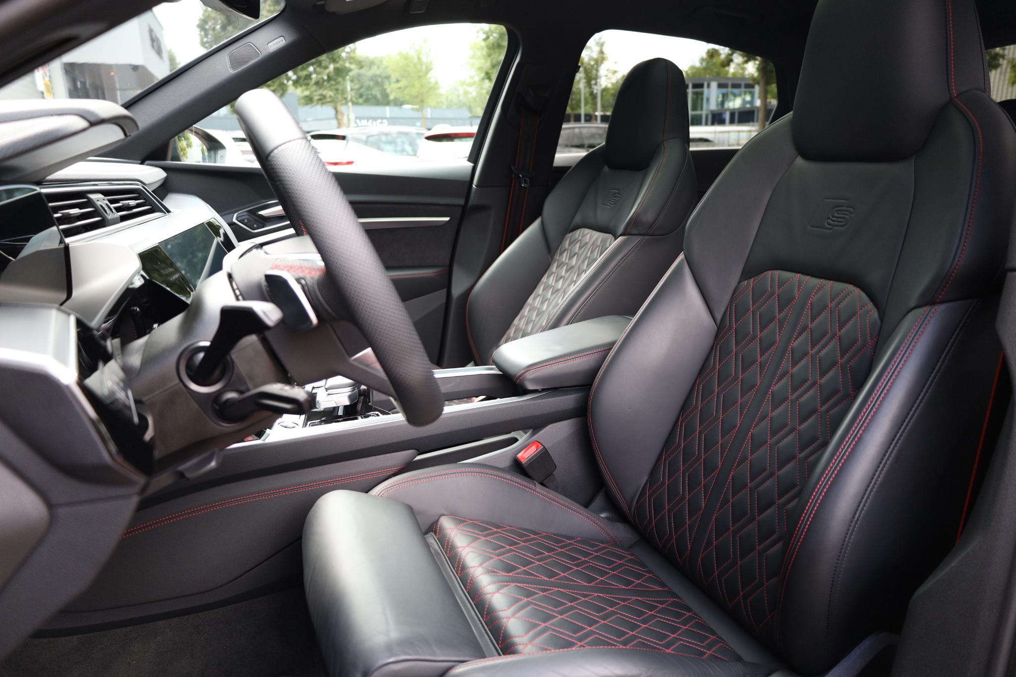 Foto van Audi Q8 Sportback E-tron