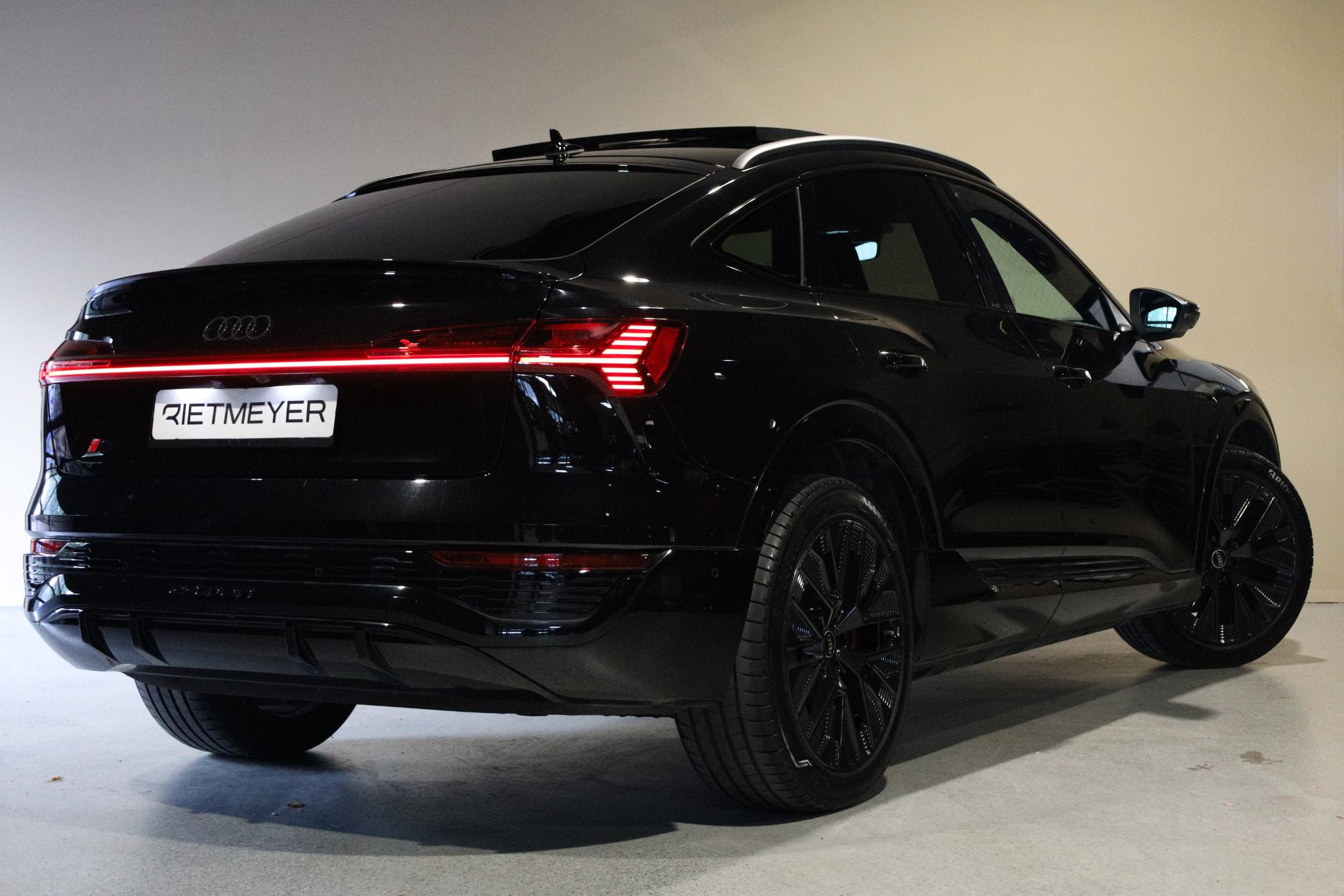Foto van Audi Q8 Sportback E-tron