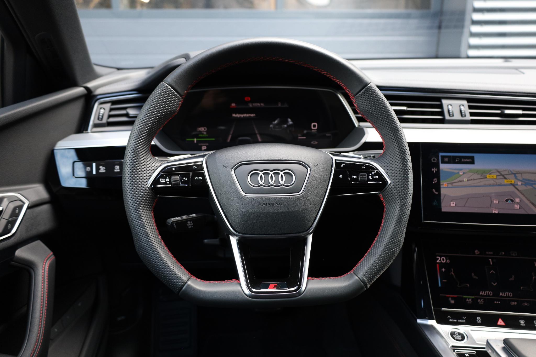 Foto van Audi Q8 Sportback E-tron