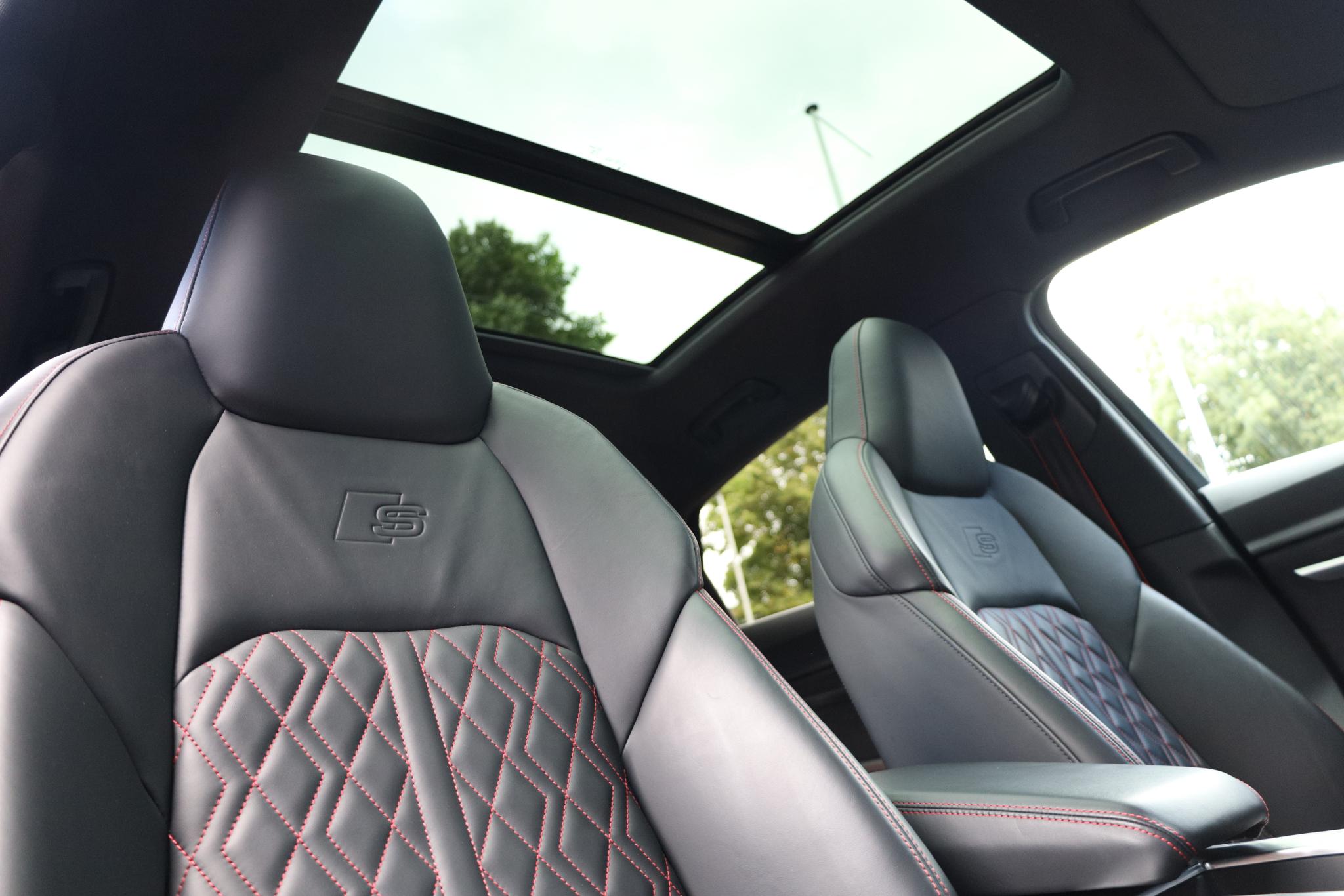 Foto van Audi Q8 Sportback E-tron