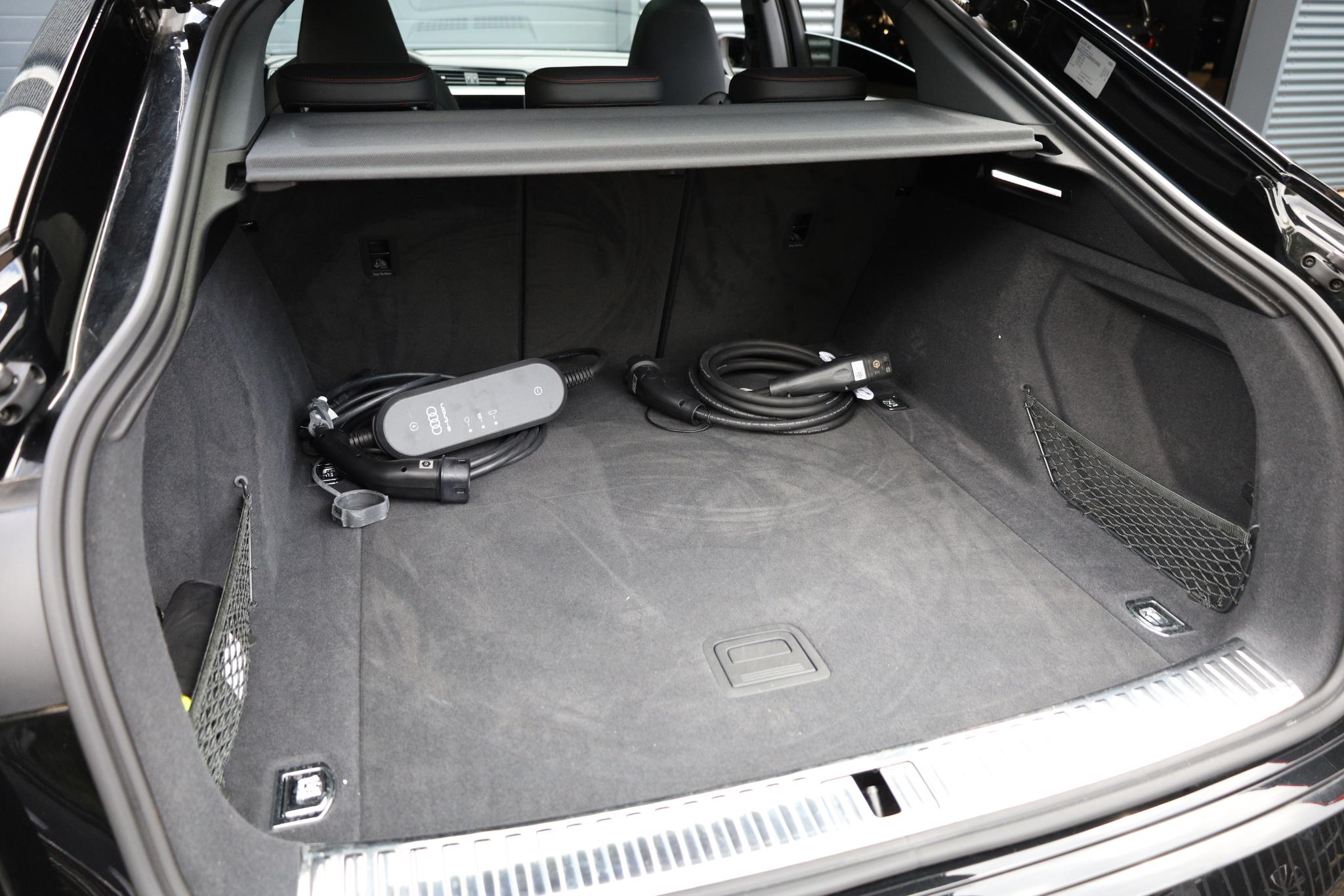 Foto van Audi Q8 Sportback E-tron