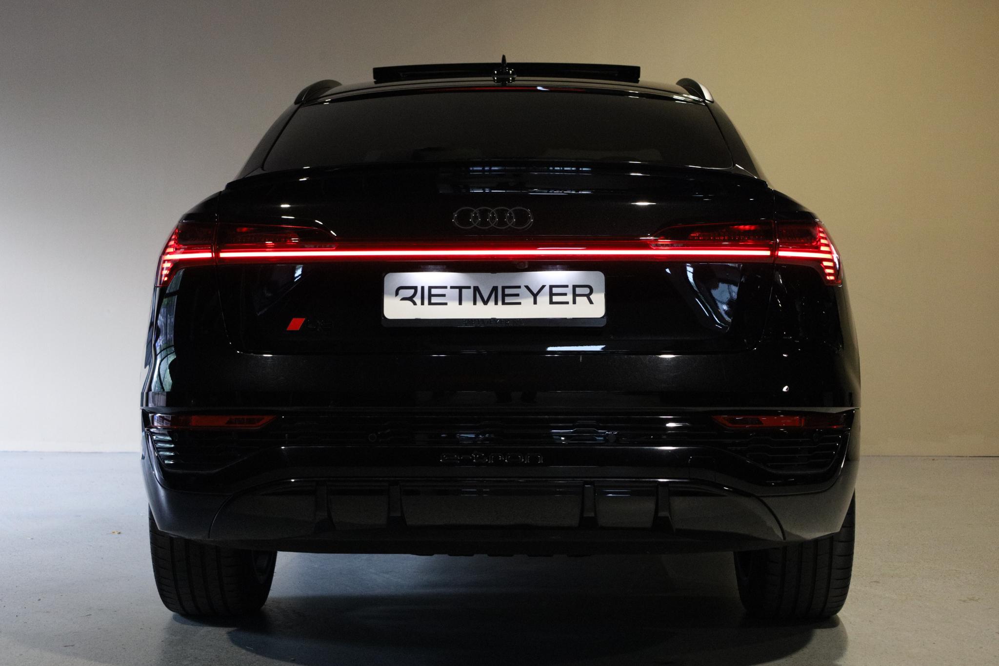 Foto van Audi Q8 Sportback E-tron