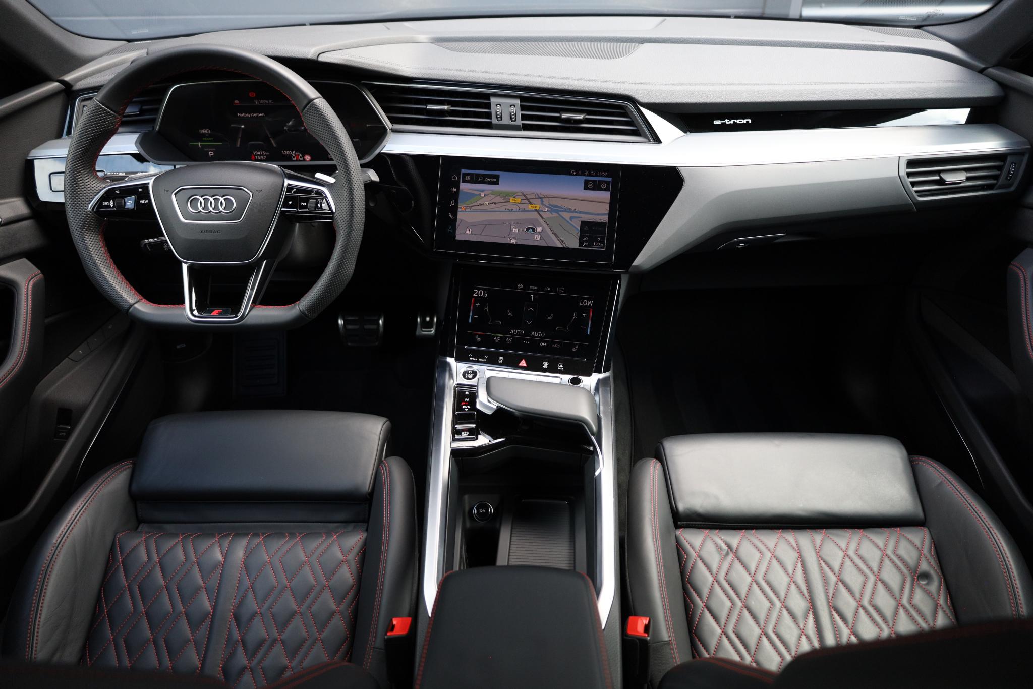 Foto van Audi Q8 Sportback E-tron