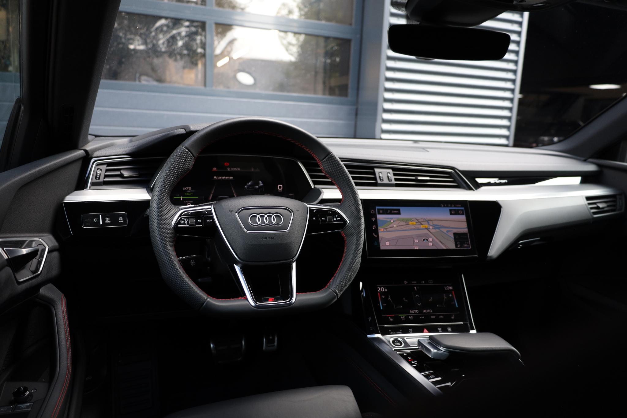 Foto van Audi Q8 Sportback E-tron