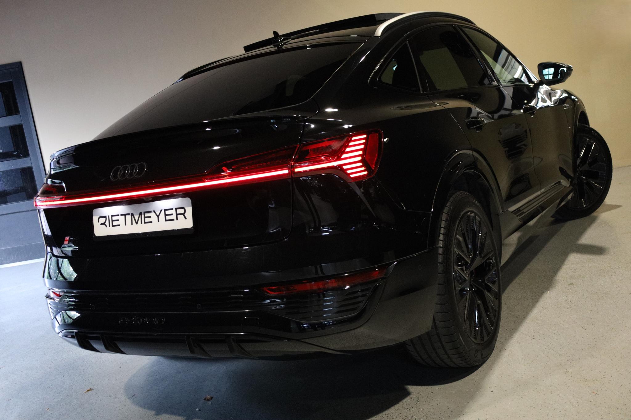 Foto van Audi Q8 Sportback E-tron