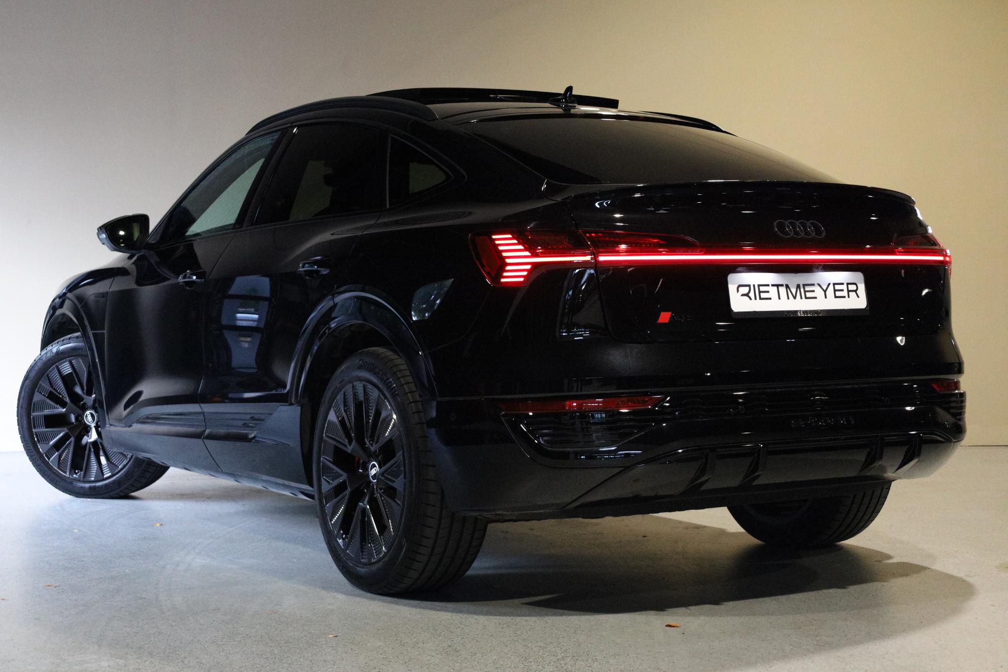 Foto van Audi Q8 Sportback E-tron