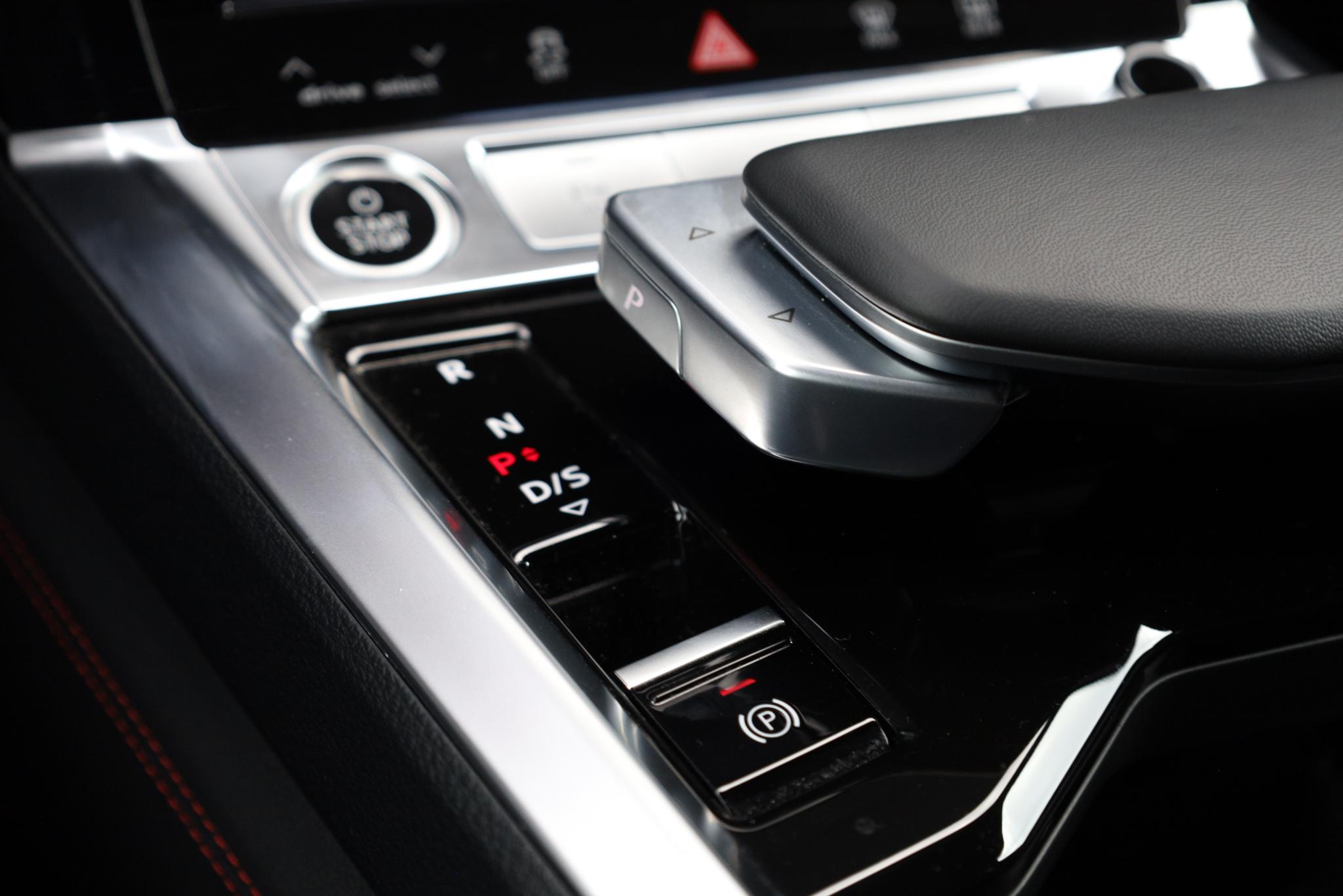 Foto van Audi Q8 Sportback E-tron