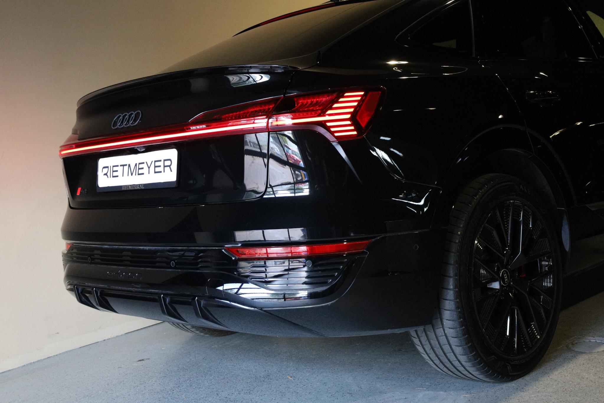 Foto van Audi Q8 Sportback E-tron