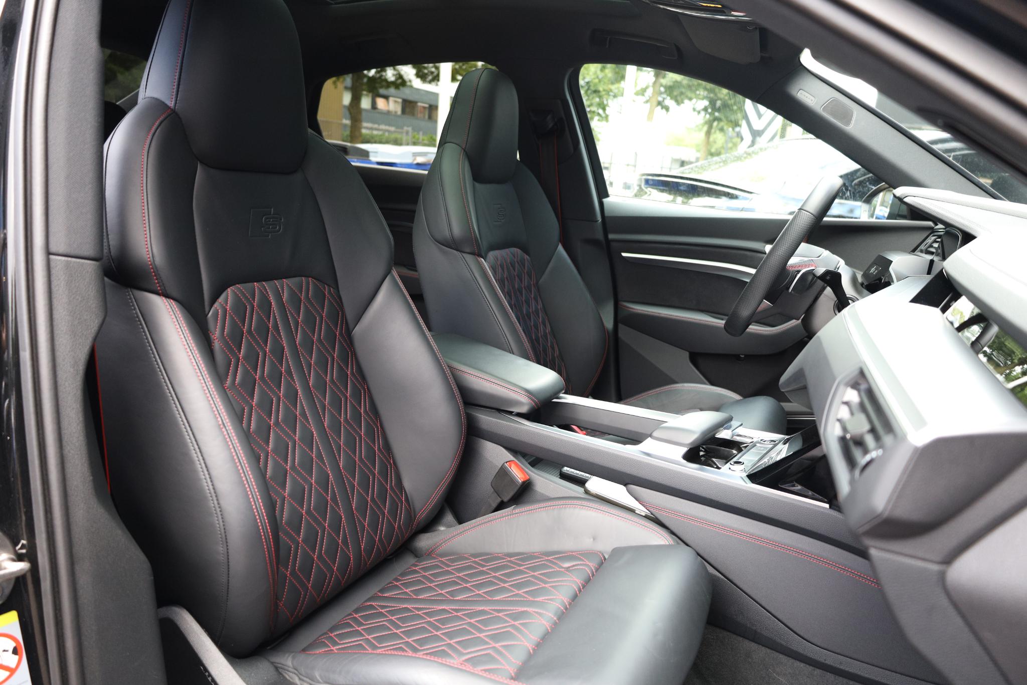 Foto van Audi Q8 Sportback E-tron