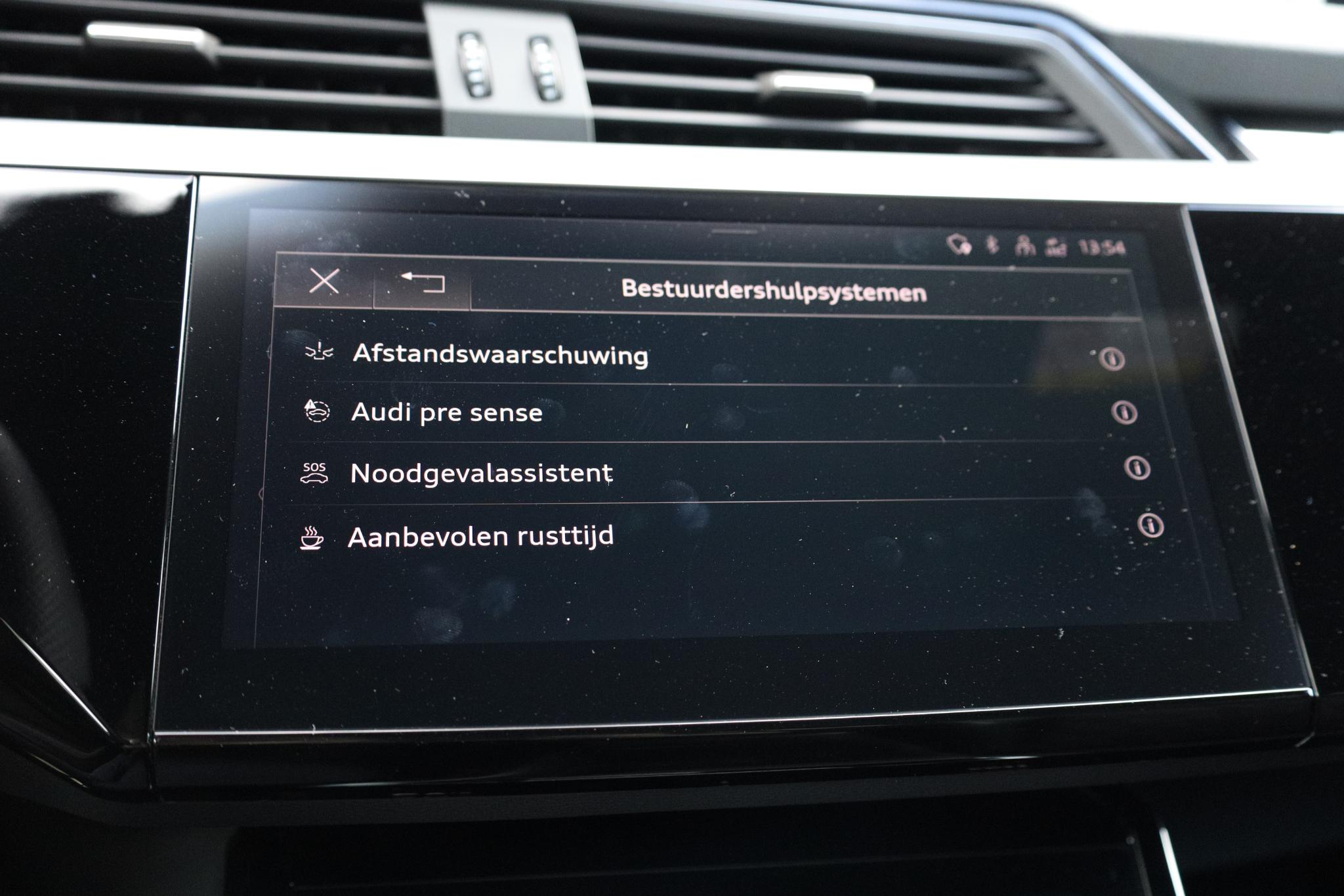 Foto van Audi Q8 Sportback E-tron
