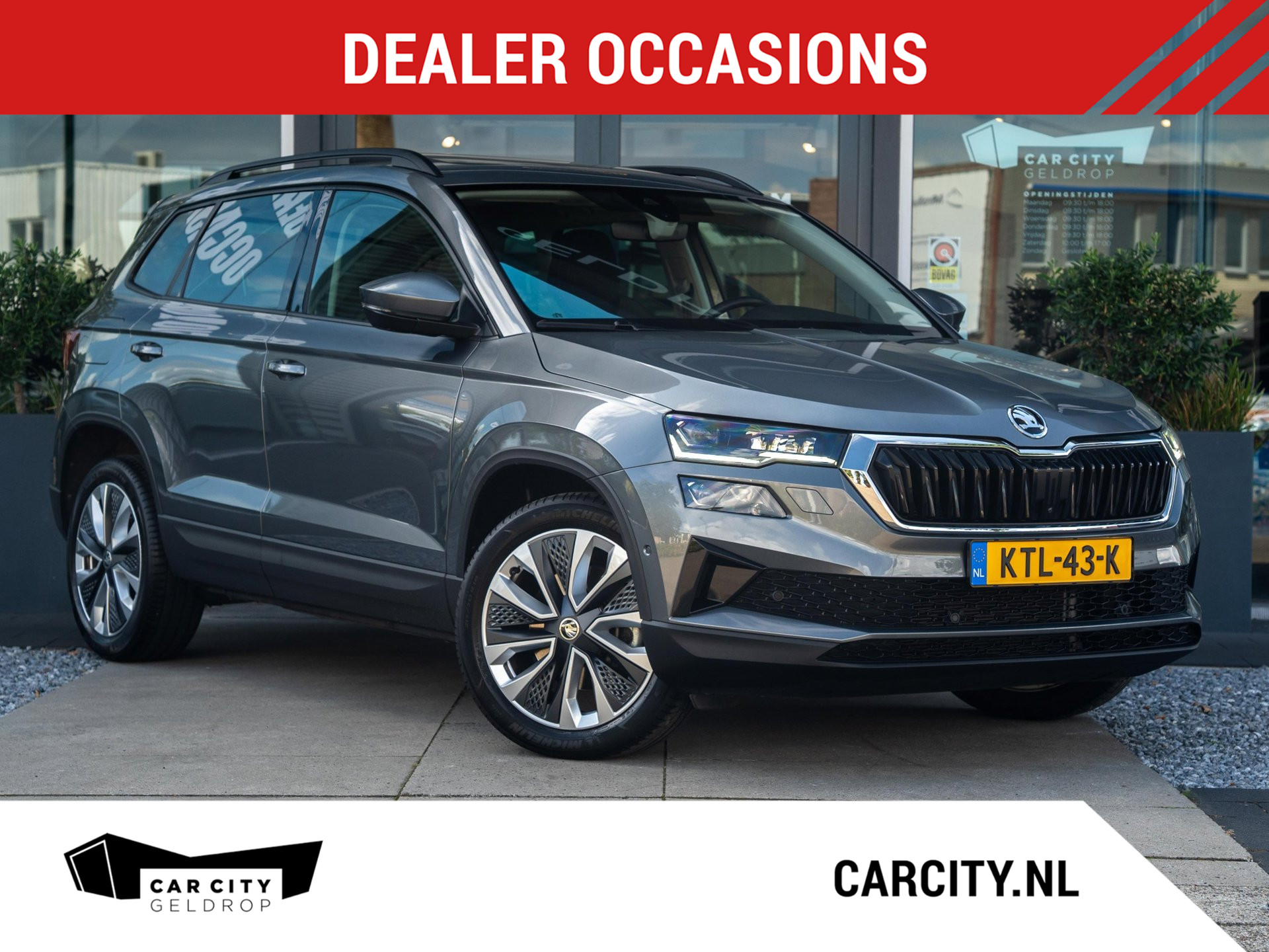 Skoda Karoq 1.5 TSI 150pk Automaat Business Edition Plus | Panoramadak | Travel Assist | Performance Pack 2022 - voorkant