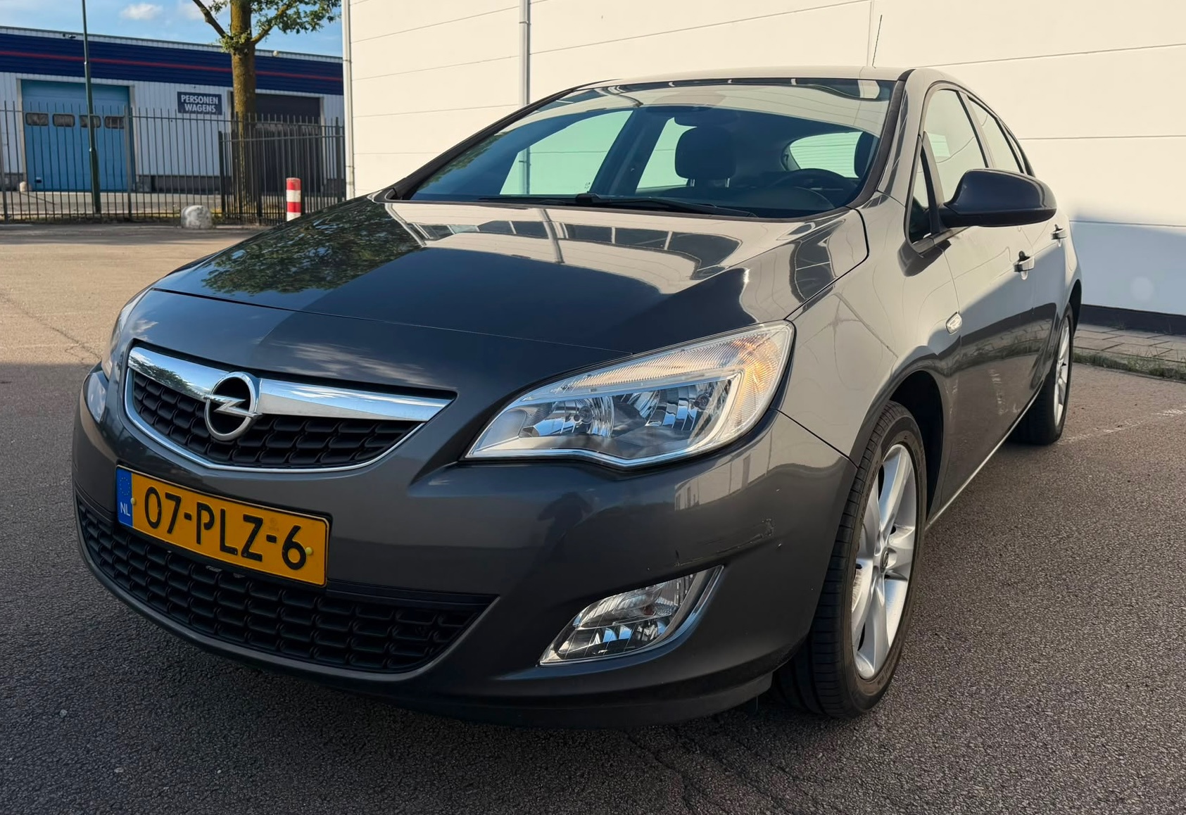 Opel Astra 1.4 Edition Nap Airco Cruise Isofix Centrale Deurvergrendeling 2011 - voorkant