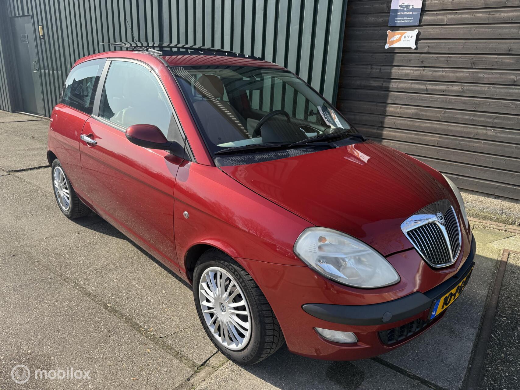 Lancia Lancia Ypsilon 1.4-16V Platino 2004 - voorkant