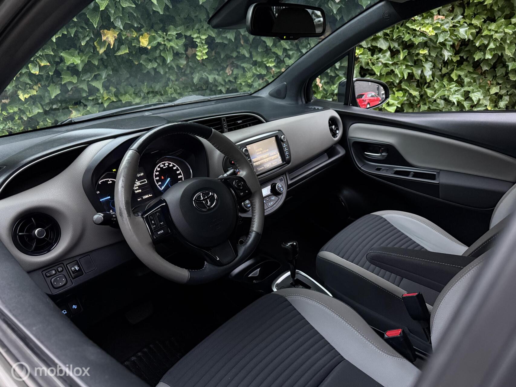 Foto van Toyota Toyota Yaris Hybrid