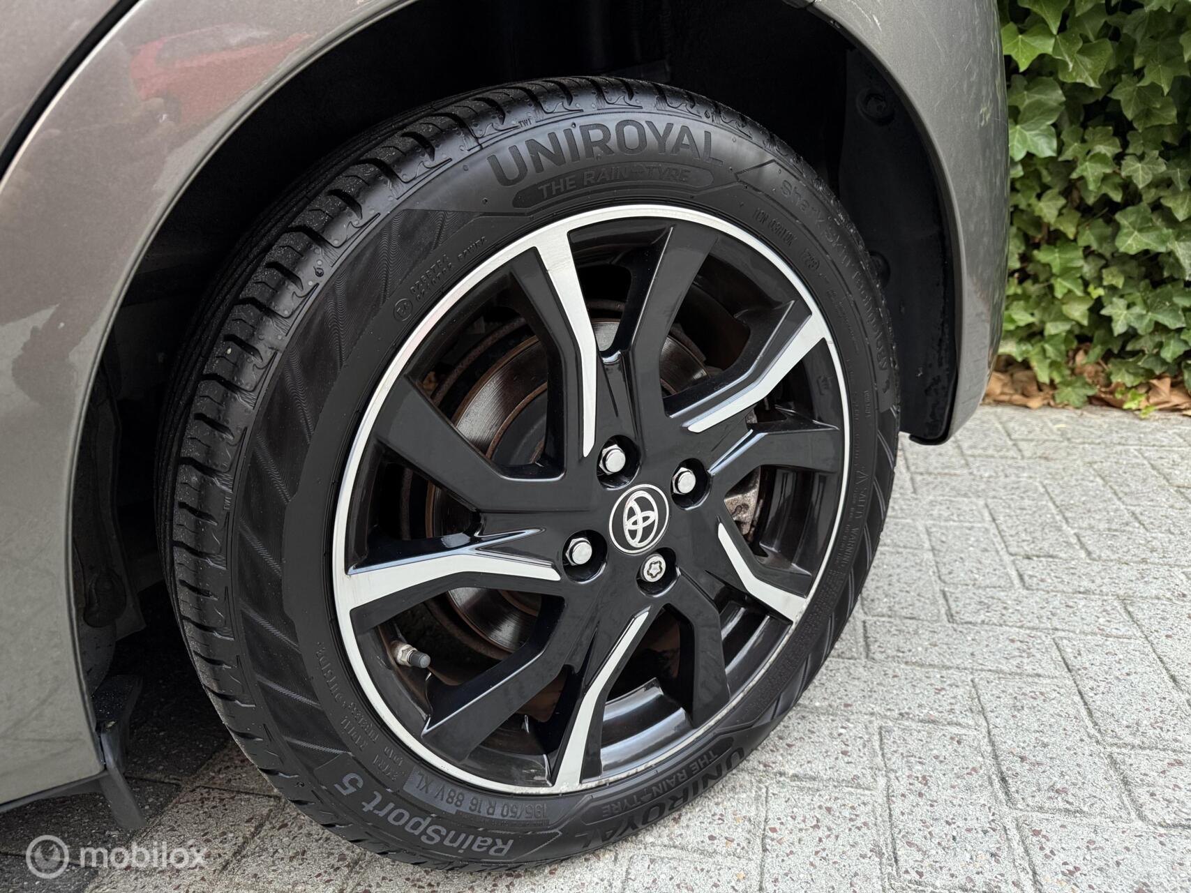 Foto van Toyota Toyota Yaris Hybrid