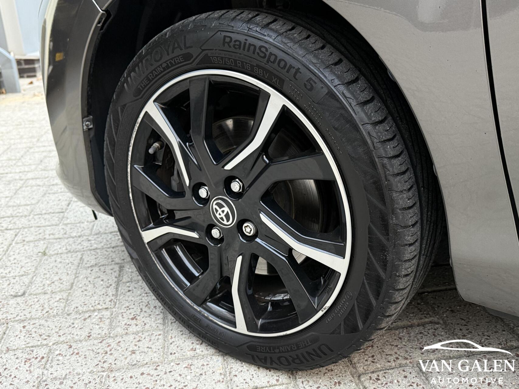 Foto van Toyota Toyota Yaris Hybrid