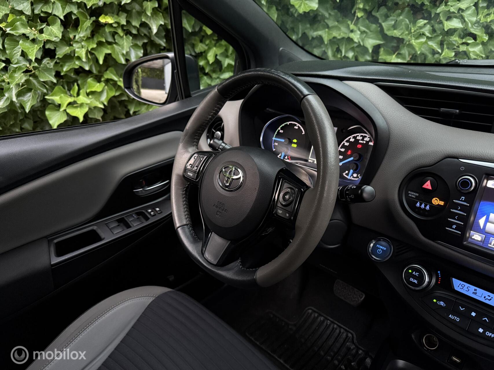 Foto van Toyota Toyota Yaris Hybrid