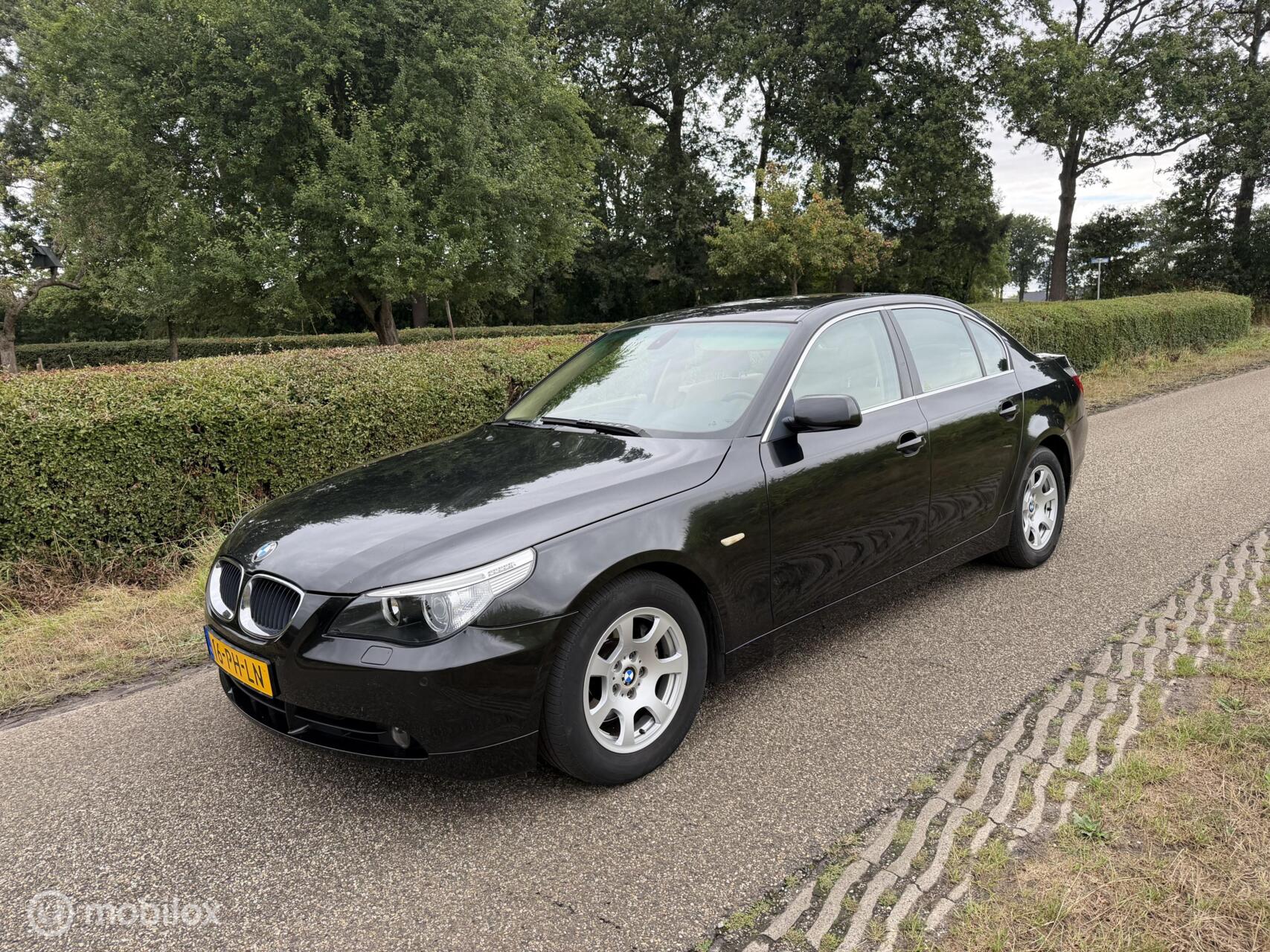 BMW 5er Reihe 530i Executive 1E EIGENAAR | XENON | AUTOMAAT | 2004 - voorkant
