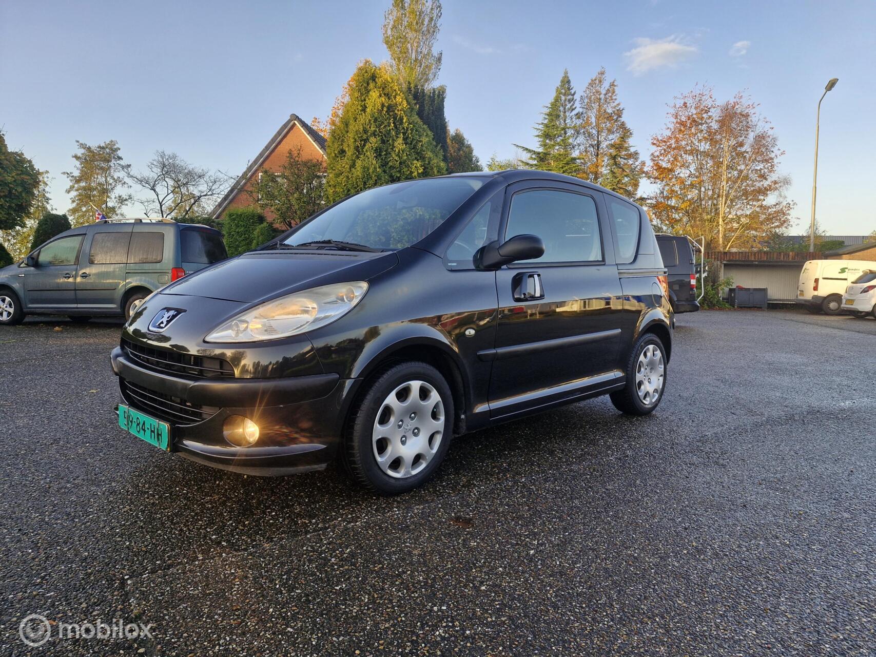 Peugeot 1007 1.4 Urban 2006 - voorkant