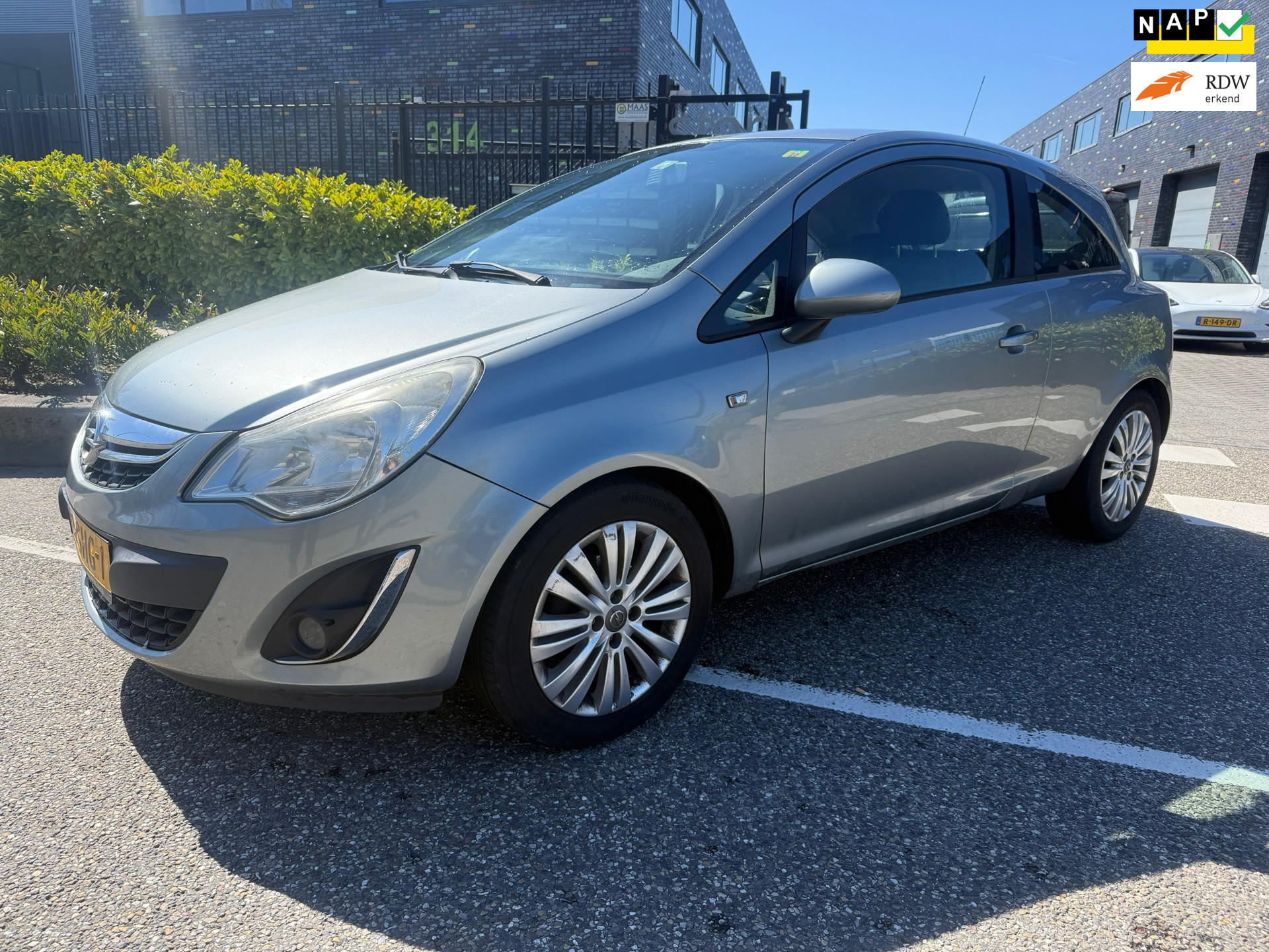 Opel Corsa 1.2-16V Cosmo Automaat 2011 - voorkant