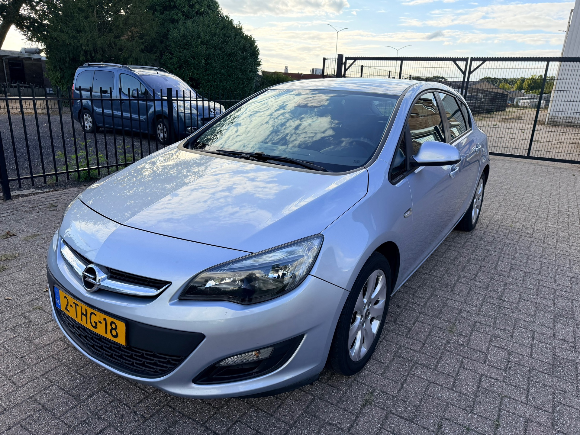 Opel Astra 1.4 Turbo Berlin 2014 - voorkant