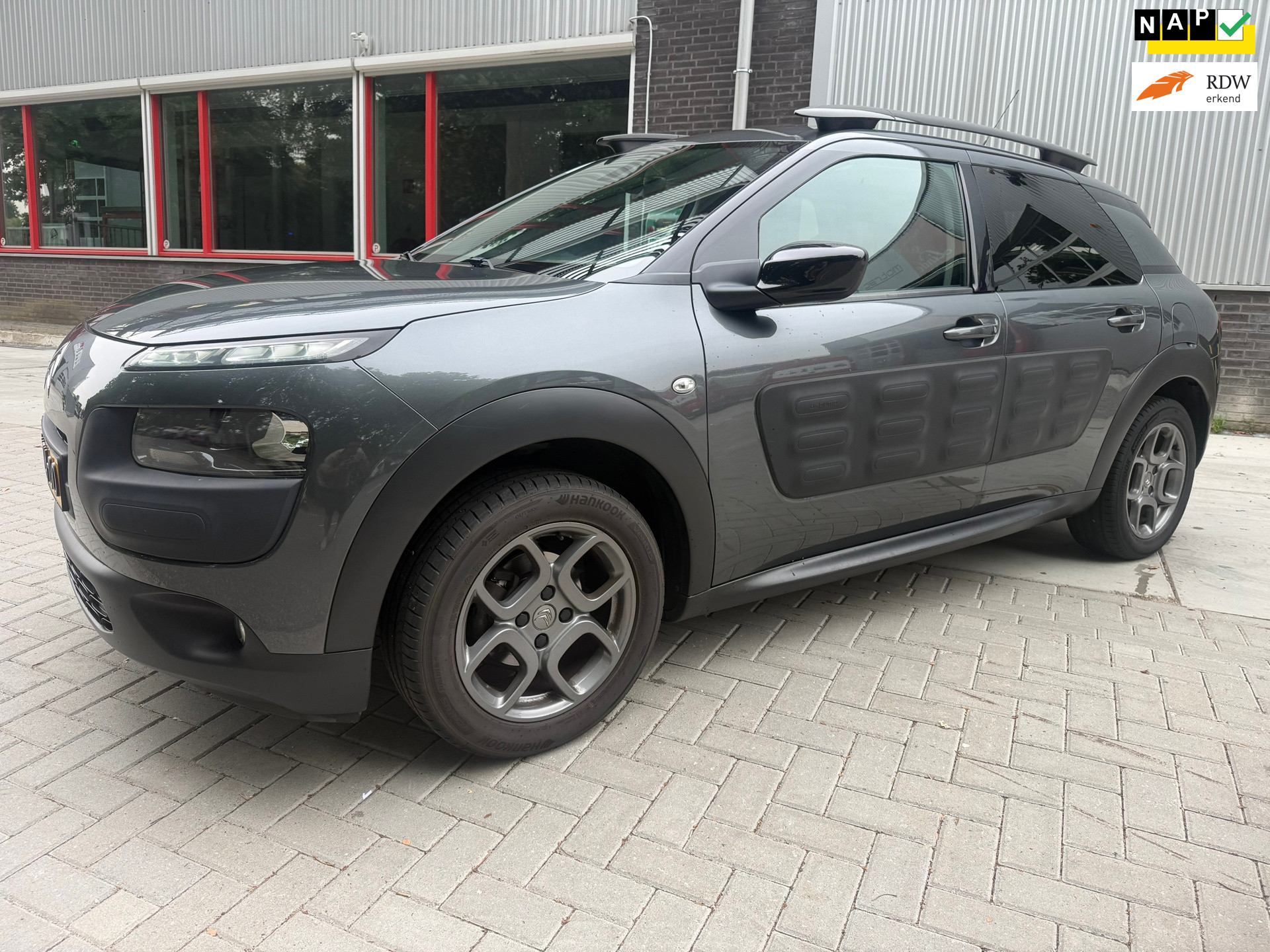 Citroen C4 Cactus 1.2 e-VTi Shine NAVI PANO 2014 - voorkant